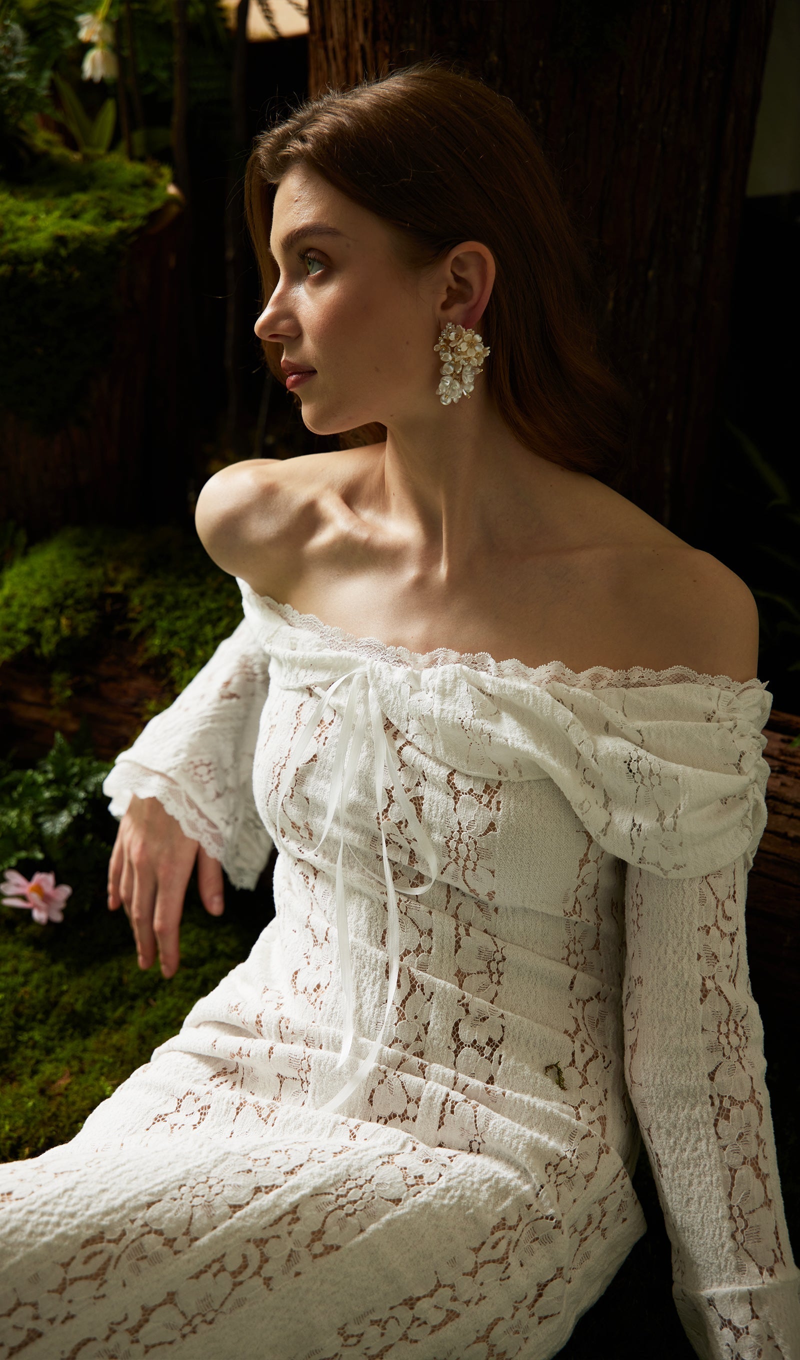 Vintage Floral Lace Off-Shoulder Maxi Dress 