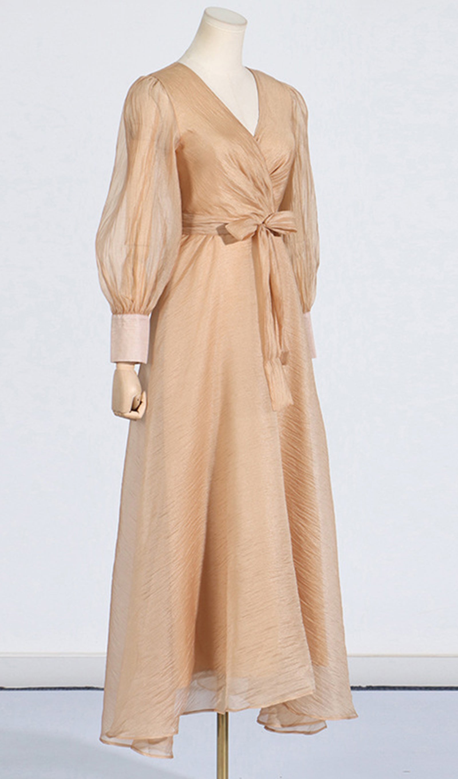 Maxikleid mit Laternenärmeln, V-Ausschnitt und Gürtel