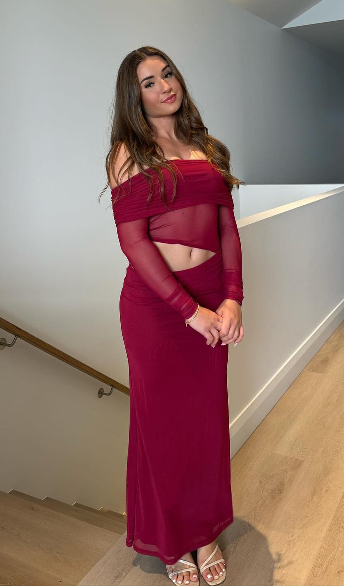 Schulterfreies, transparentes Maxikleid in Rot 