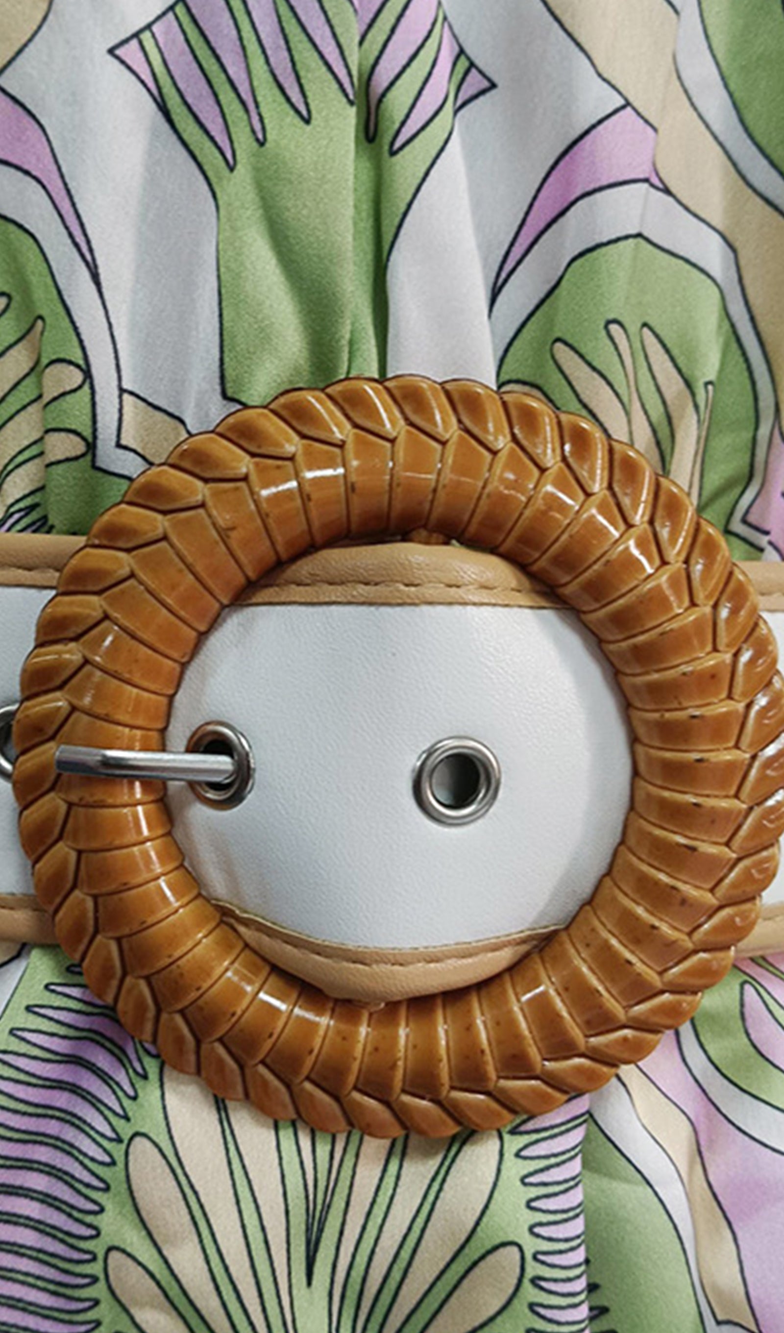 Langärmeliges Boho-Minikleid mit Blumenmuster und V-Ausschnitt