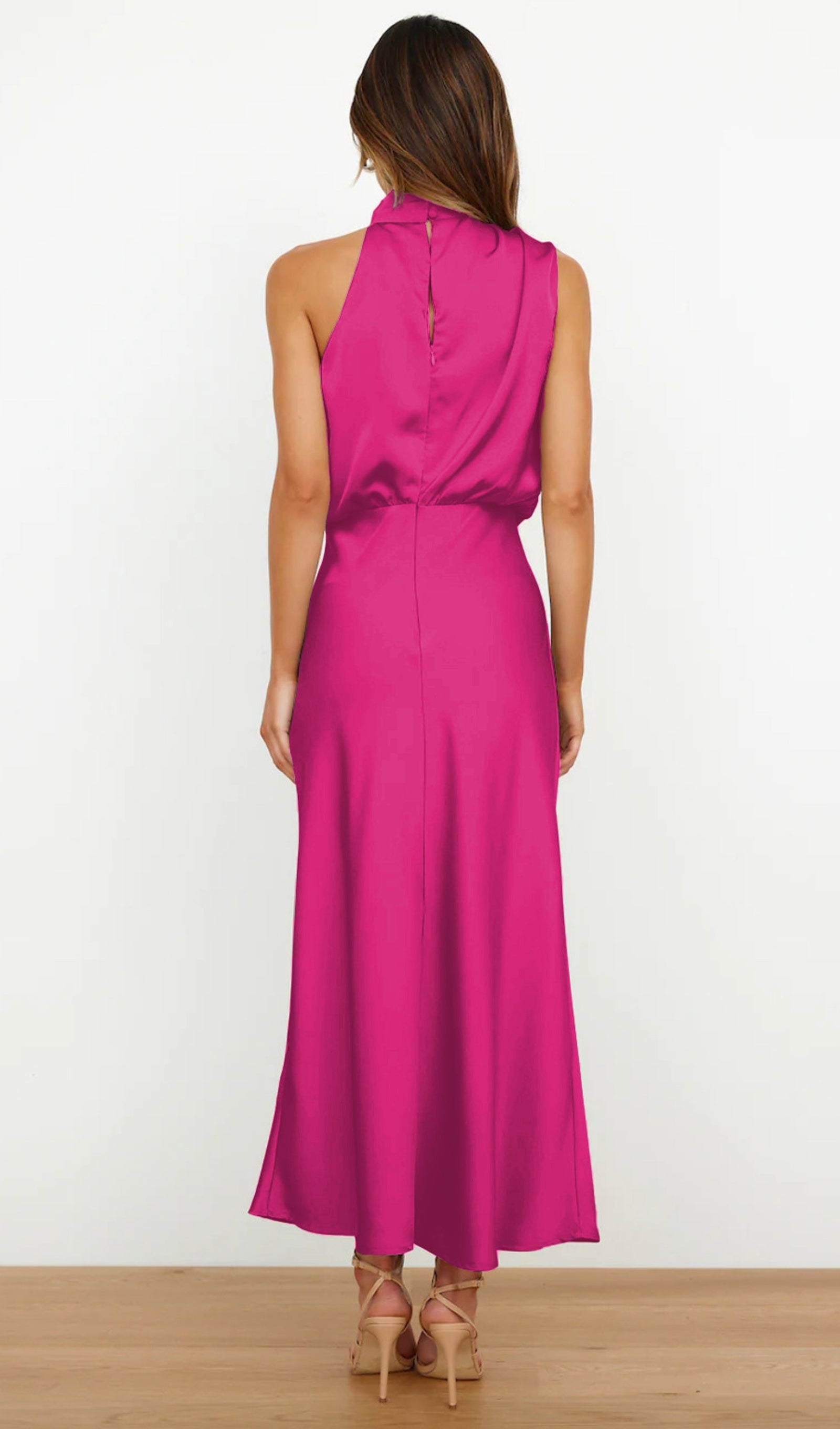 Asymmetrisches Satin-Midikleid in Rosenrot 