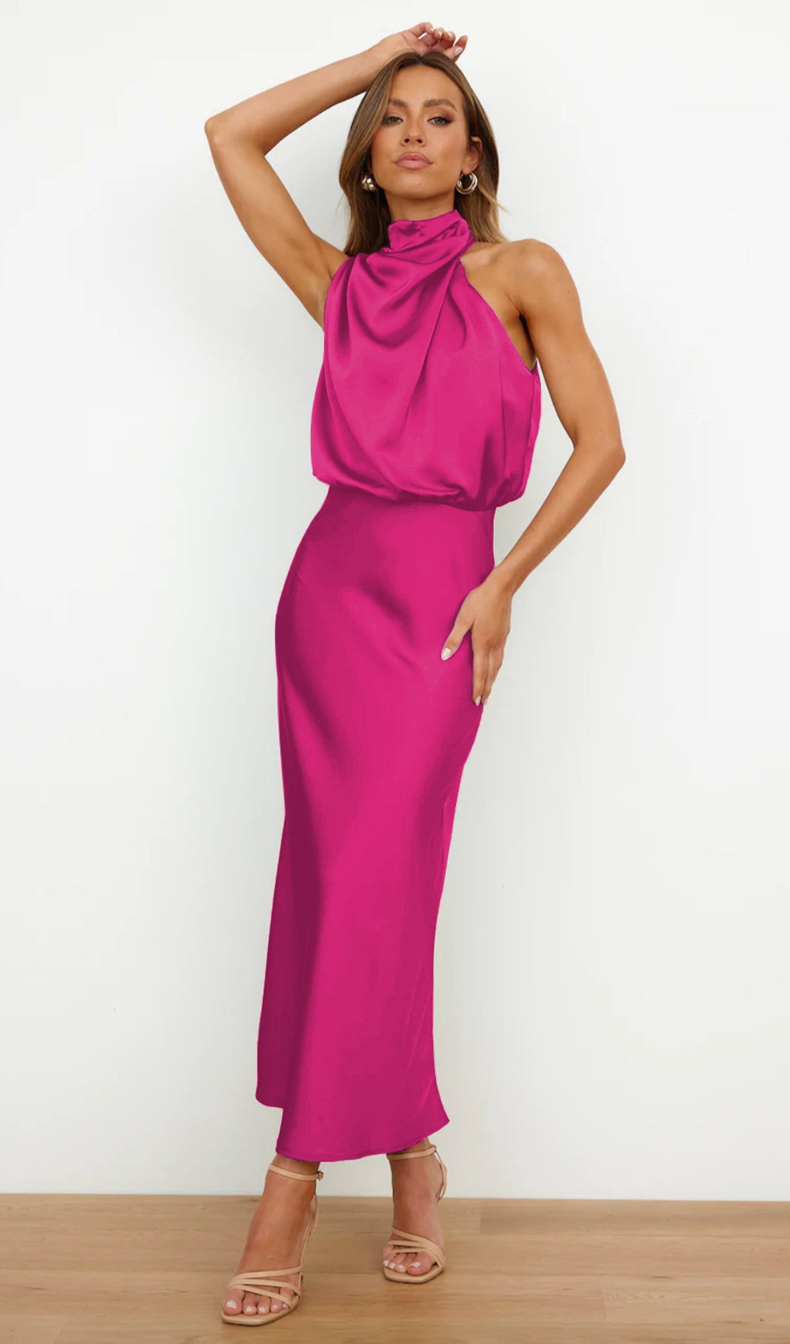 Asymmetrisches Satin-Midikleid in Rosenrot 