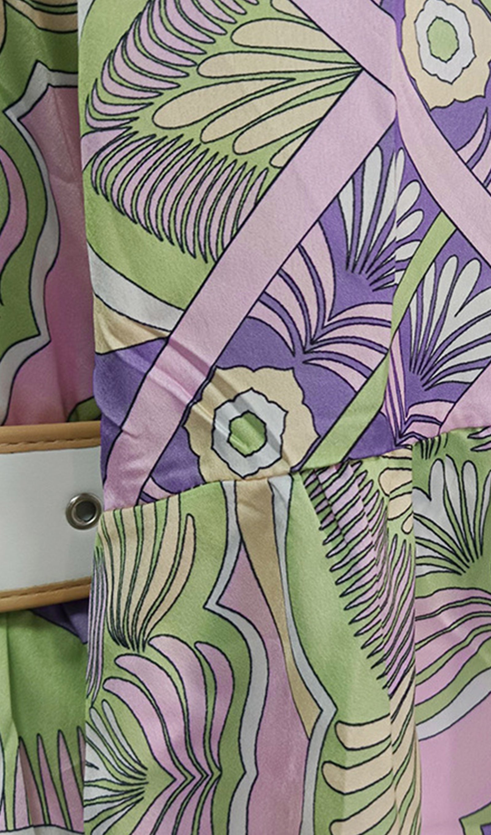 Langärmeliges Boho-Minikleid mit Blumenmuster und V-Ausschnitt