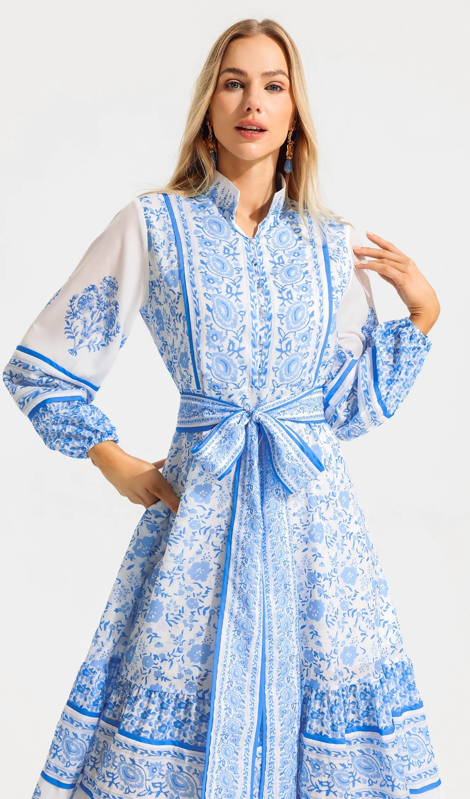 Midikleid mit Blumenmuster, Puffärmeln, tailliert und ausgestelltem Schnitt