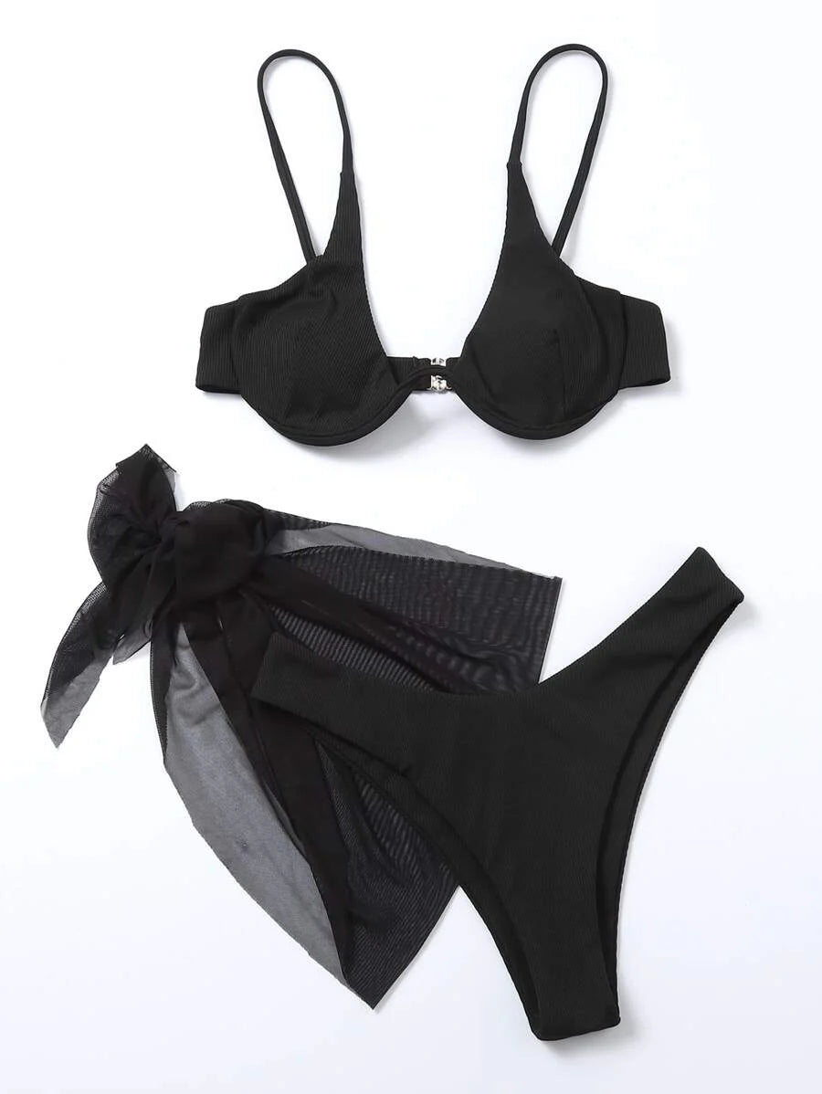 3'Lü Balenli Bikini Takımı Ve Örgü Plaj Eteği