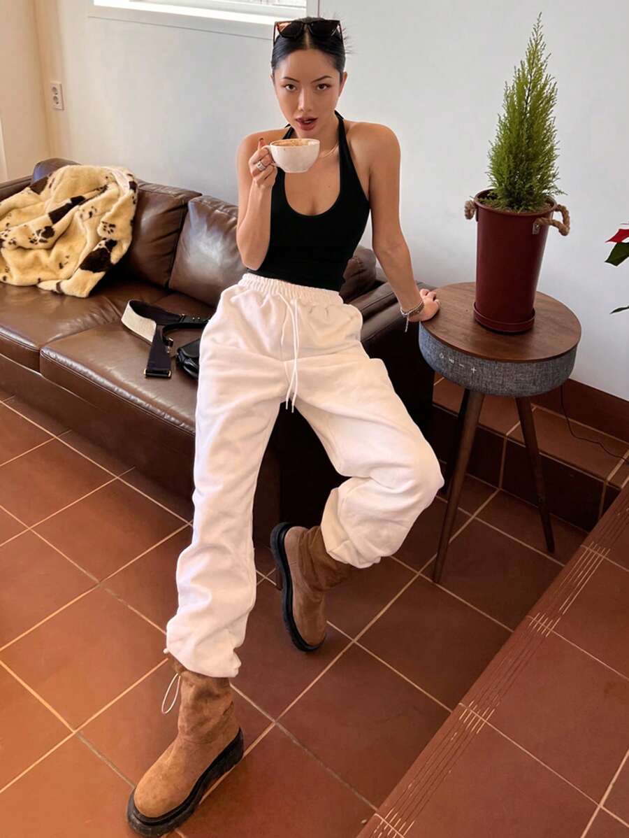 Rahat Slim Fit Askılı Üst