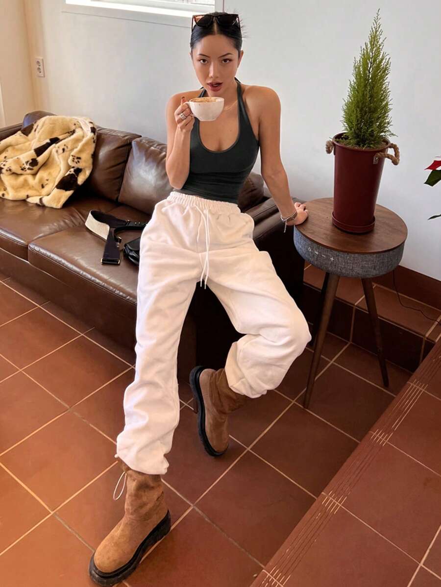 Rahat Slim Fit Askılı Üst