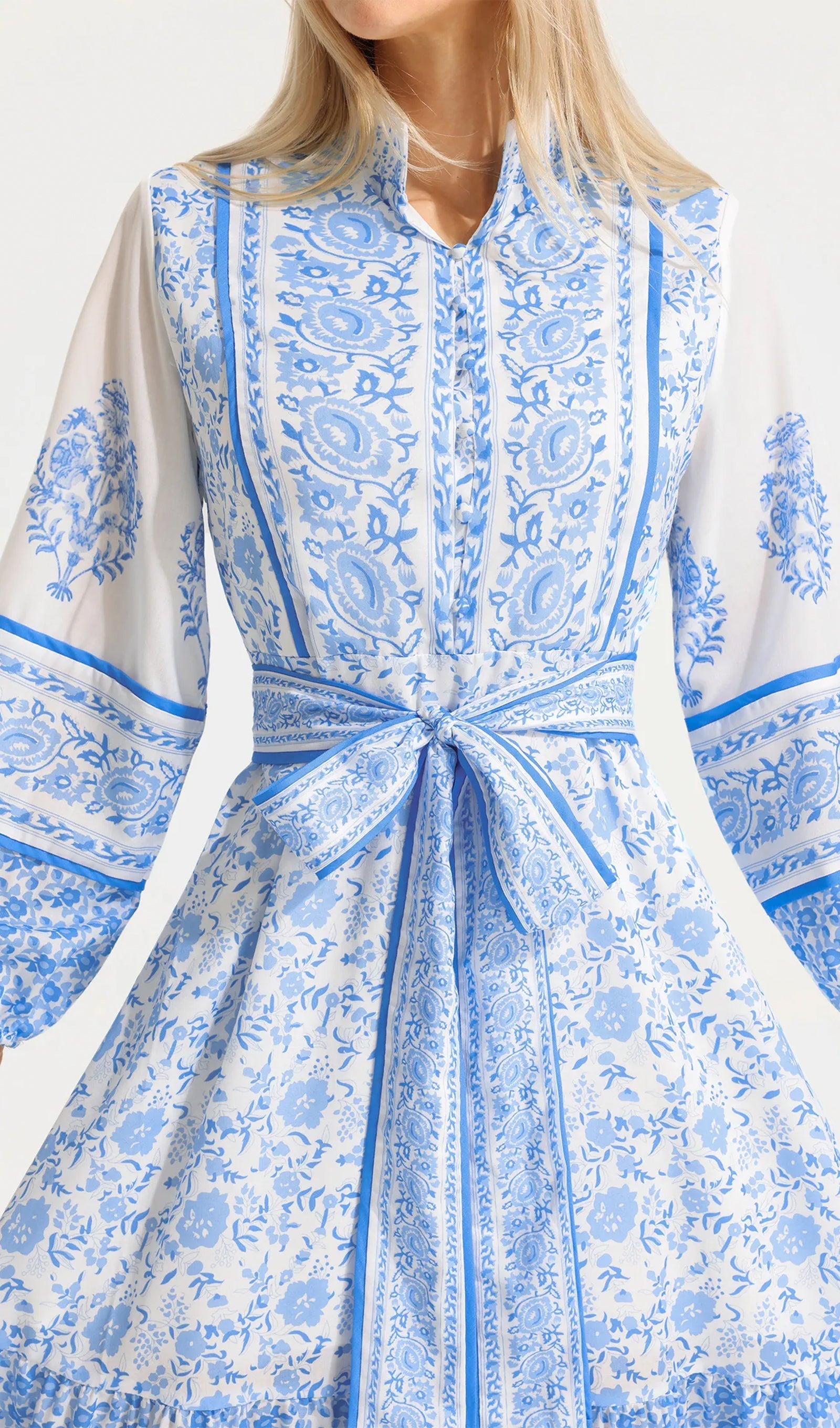 Midikleid mit Blumenmuster, Puffärmeln, tailliert und ausgestelltem Schnitt