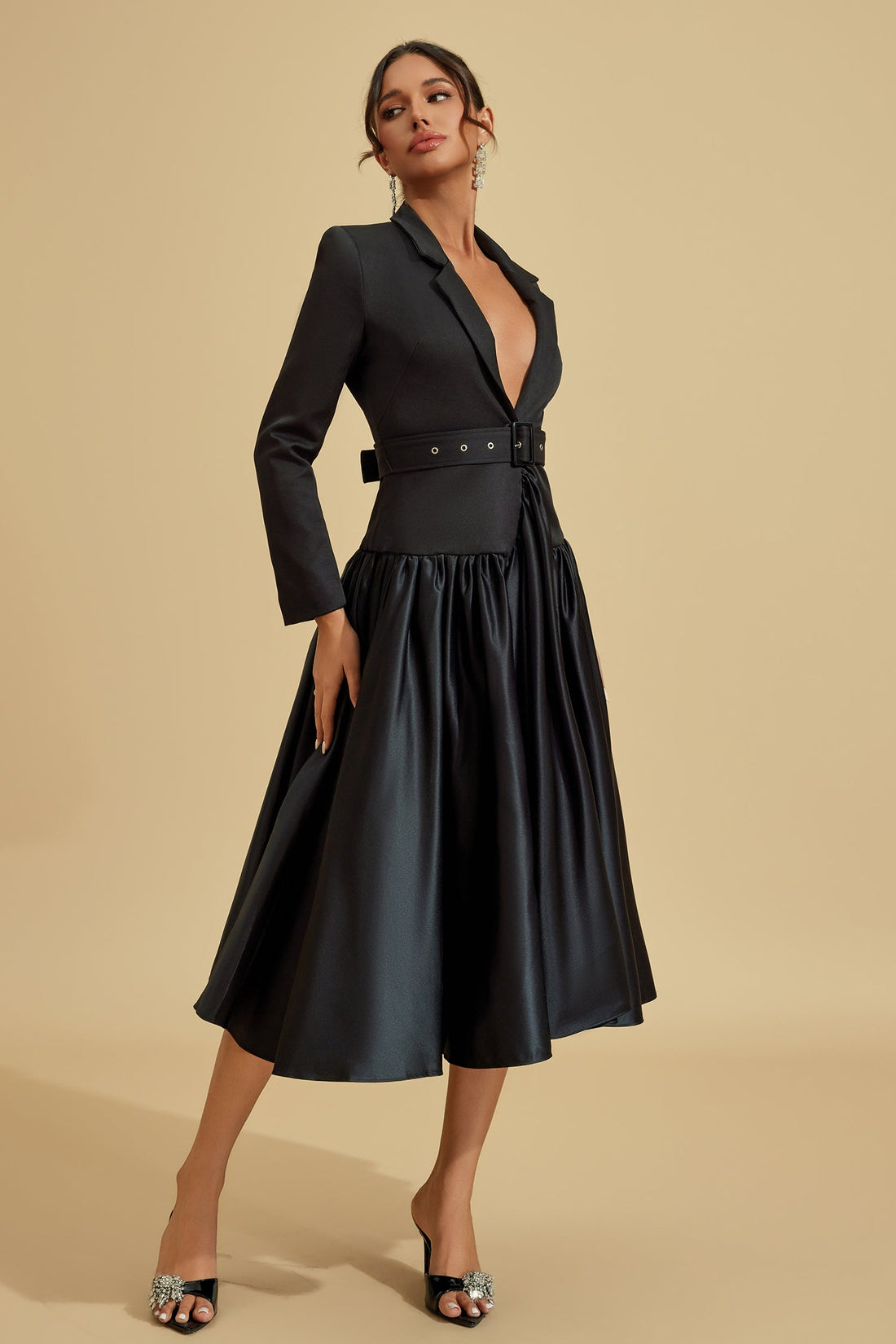 Schwarzes Blazer-Midikleid