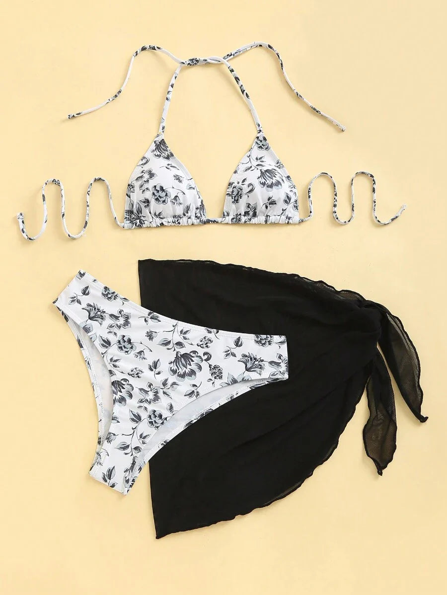 Düğüm Detaylı Çiçek Desenli Bikini Takımı