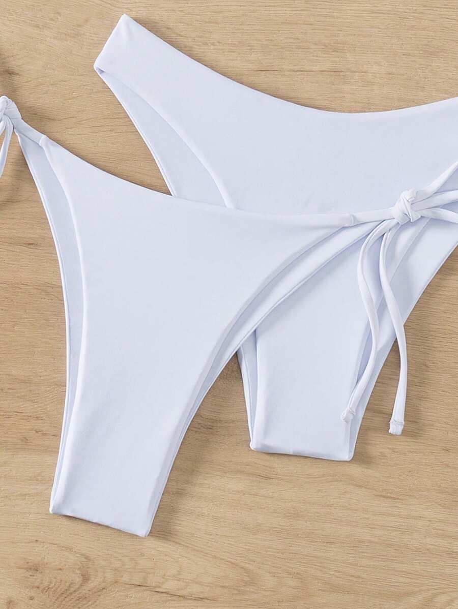3 Parça Halter Üst + Üçgen Alt + Bağcıklı Şort Bikini Takımı