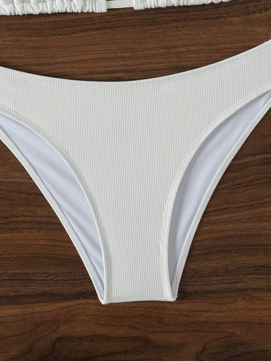 Çiçek Desenli Halter Bağcıklı Bikini Takımı