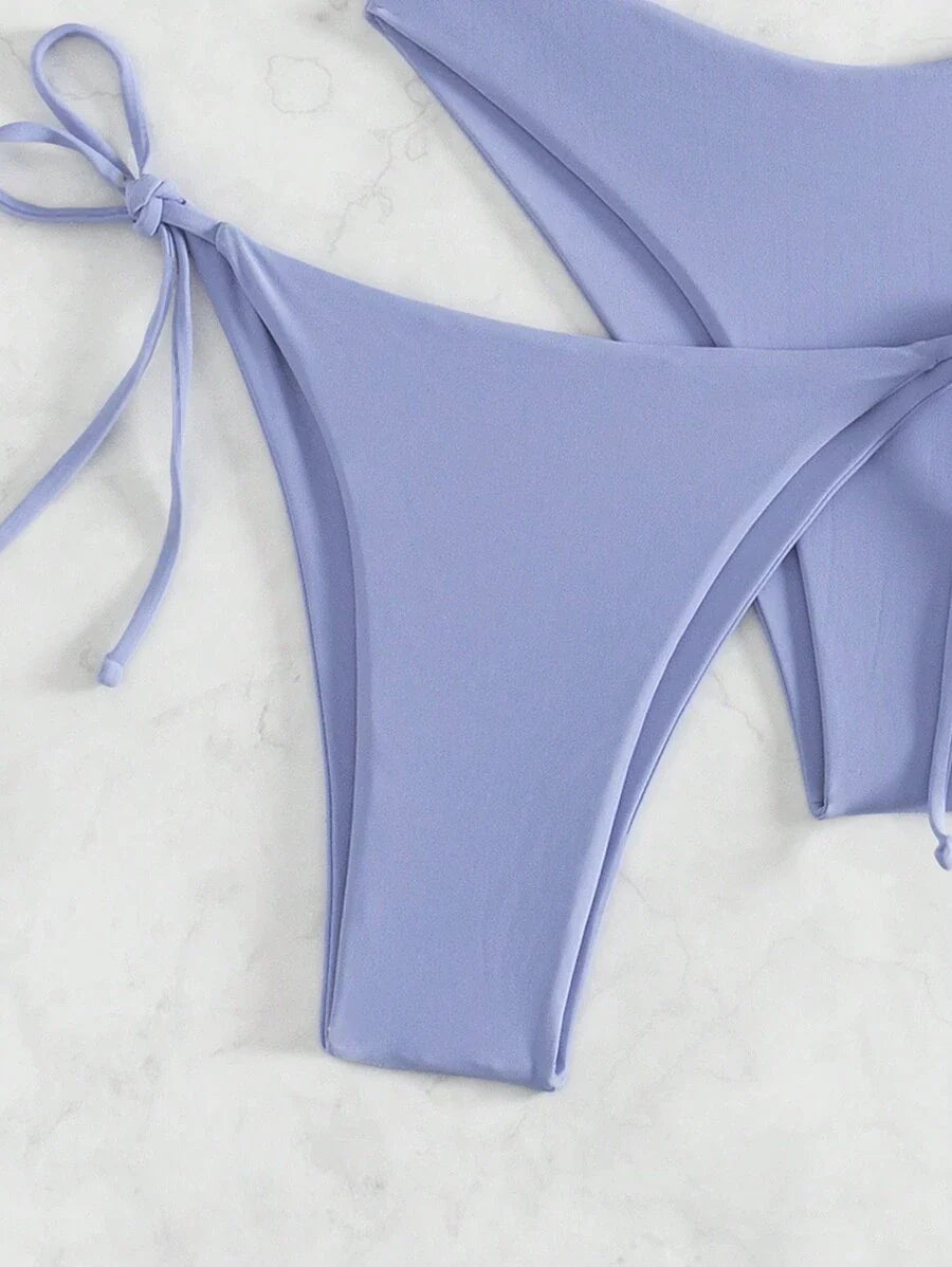 3 Parça Halter Üst + Üçgen Alt + Bağcıklı Şort Bikini Takımı