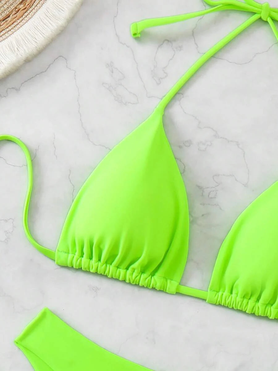 3 Parça Halter Üst + Üçgen Alt + Bağcıklı Şort Bikini Takımı