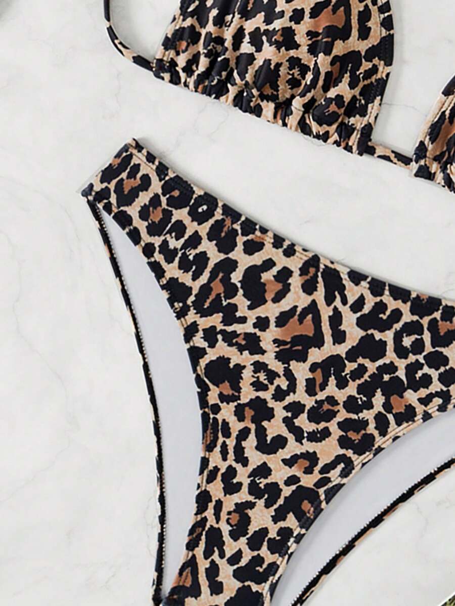 Çiçek Desenli Halter Bağcıklı Bikini Takımı