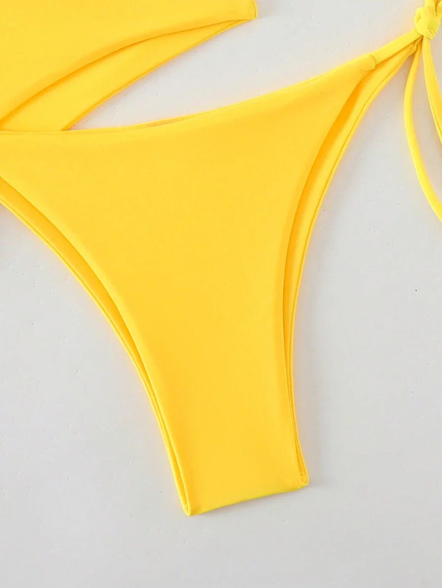 3 Parça Halter Üst + Üçgen Alt + Bağcıklı Şort Bikini Takımı
