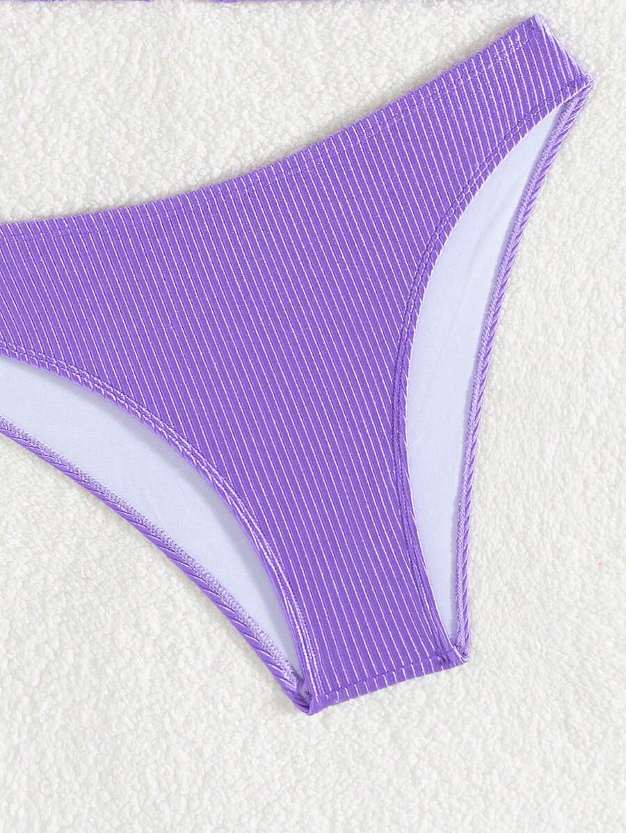 Çiçek Desenli Halter Bağcıklı Bikini Takımı