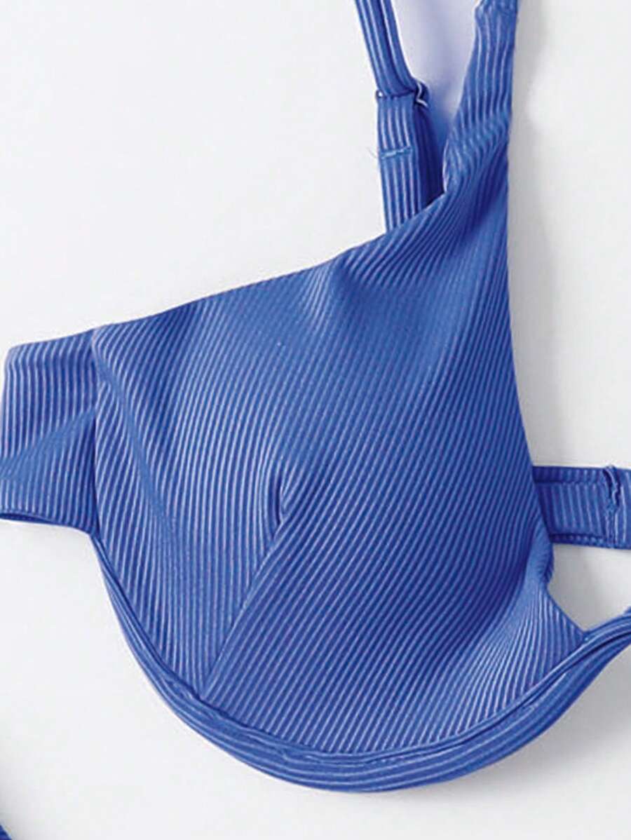 3'Lü Balenli Bikini Takımı Ve Örgü Plaj Eteği