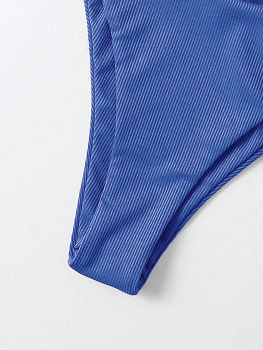 3'Lü Balenli Bikini Takımı Ve Örgü Plaj Eteği