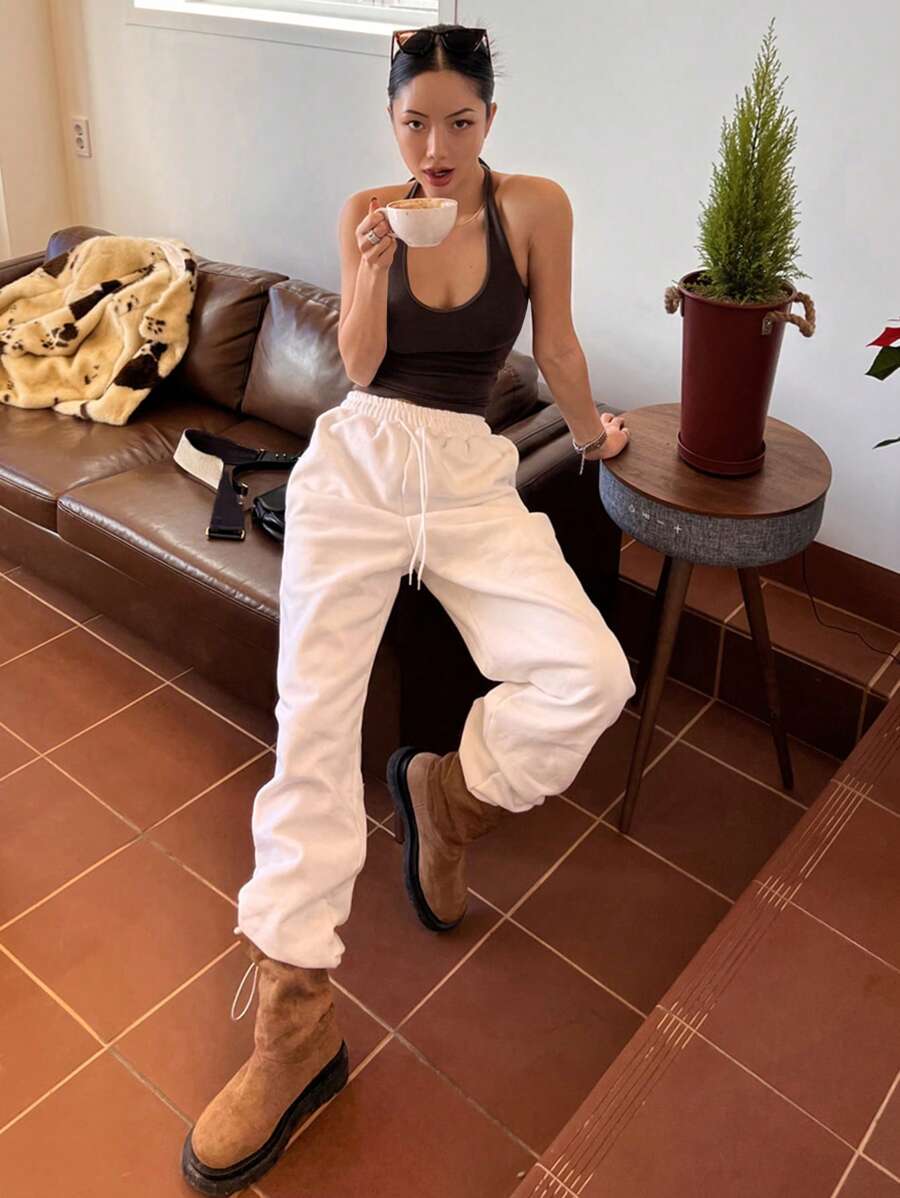 Rahat Slim Fit Askılı Üst