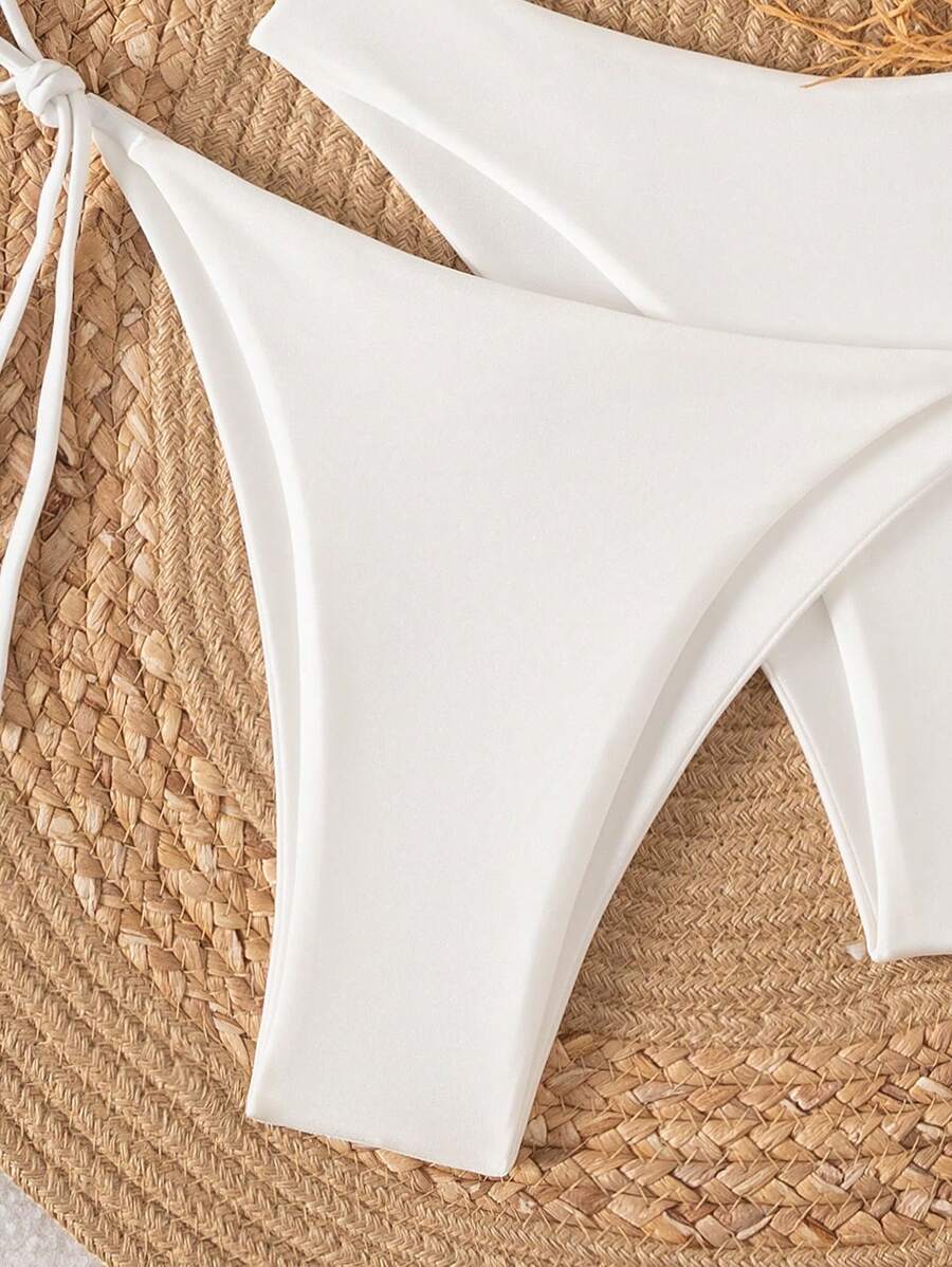 3 Parça Halter Üst + Üçgen Alt + Bağcıklı Şort Bikini Takımı