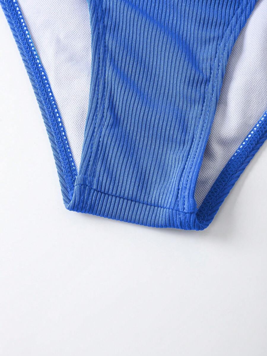 Çiçek Desenli Halter Bağcıklı Bikini Takımı