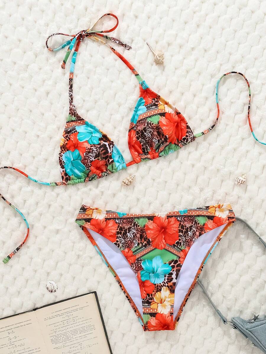 Çiçek Desenli Halter Bağcıklı Bikini Takımı