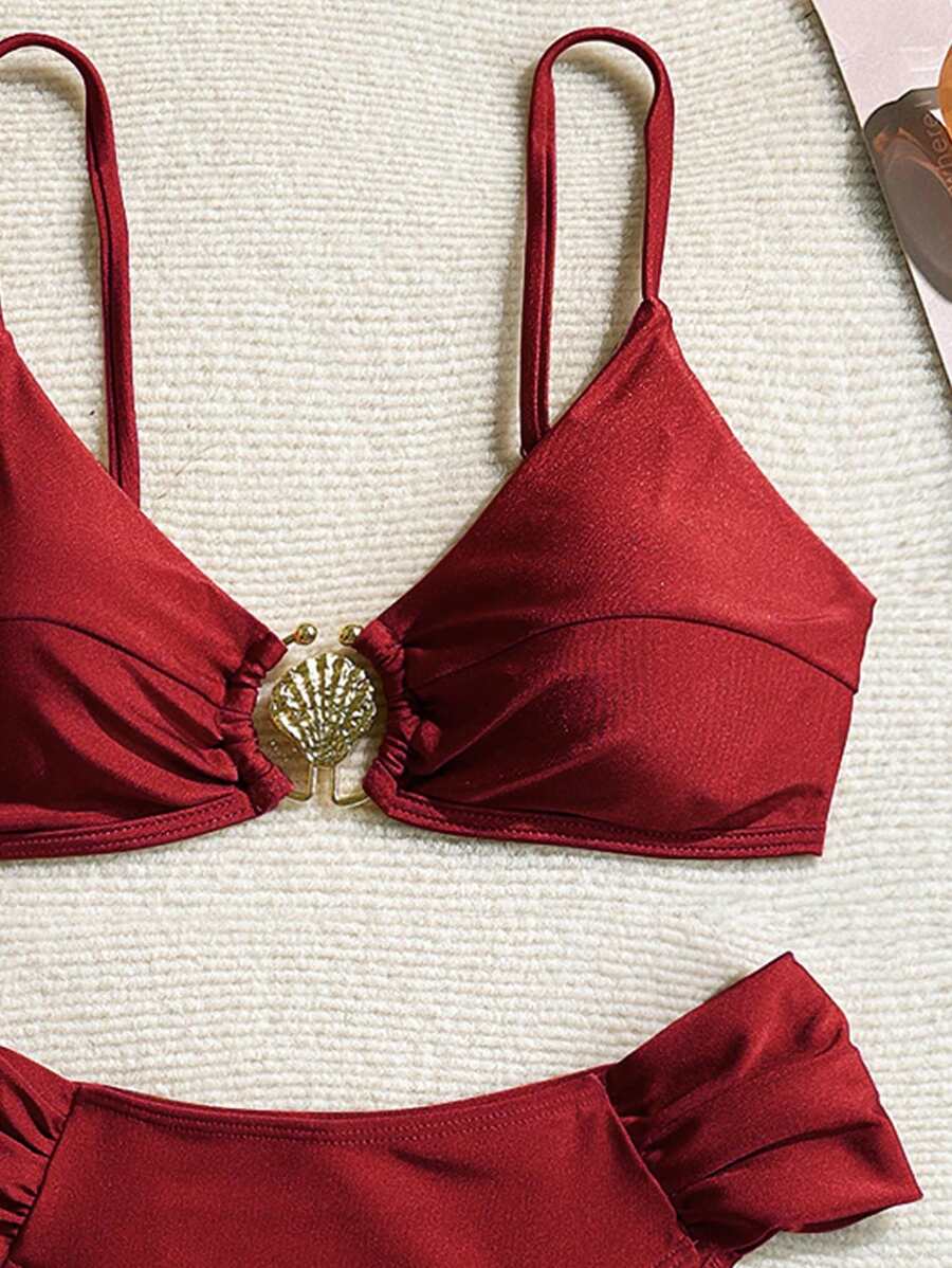 Metal Aksesuarlı Yüksek Kesim Askılı Bikini Takımı