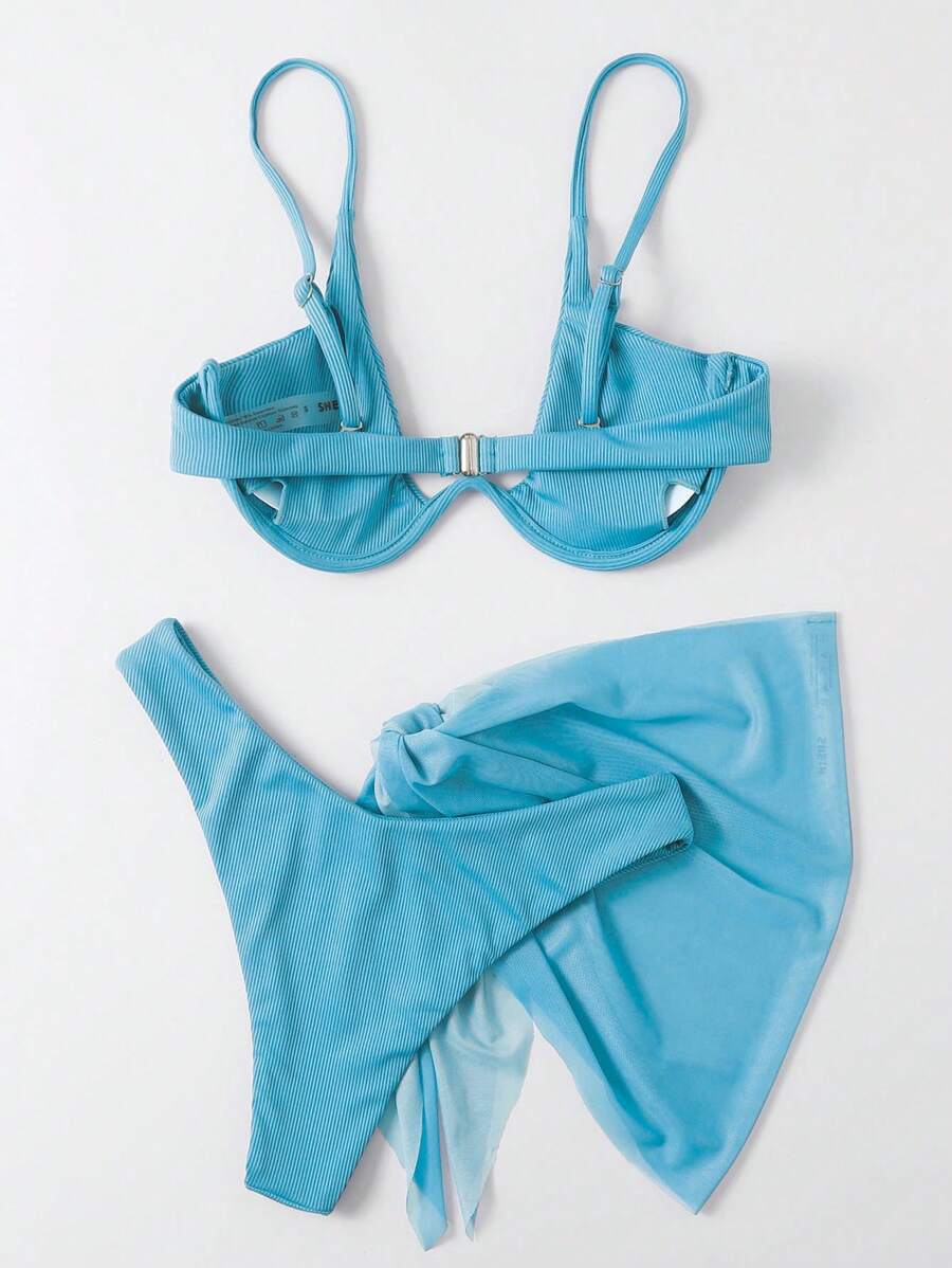 3'Lü Balenli Bikini Takımı Ve Örgü Plaj Eteği