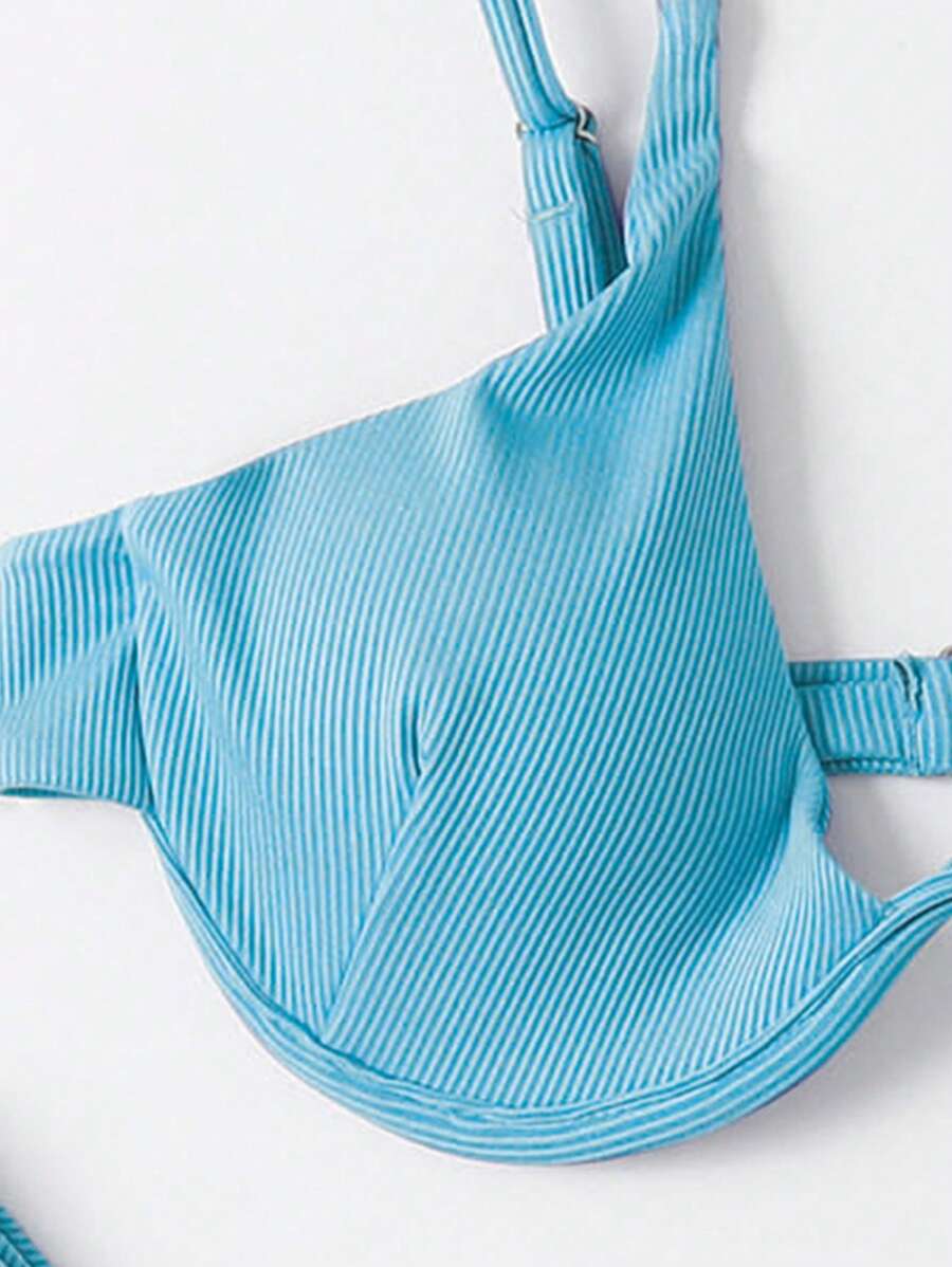 3'Lü Balenli Bikini Takımı Ve Örgü Plaj Eteği