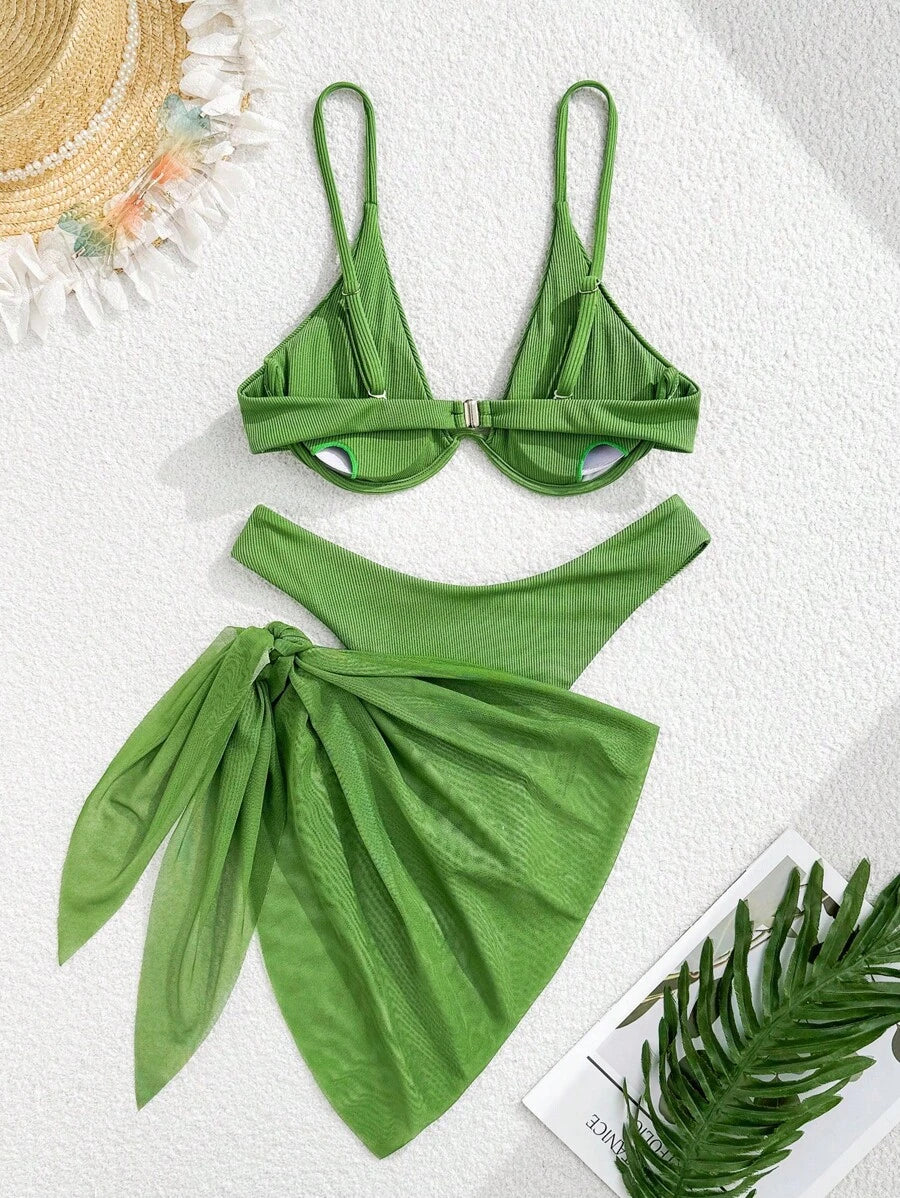 3'Lü Balenli Bikini Takımı Ve Örgü Plaj Eteği