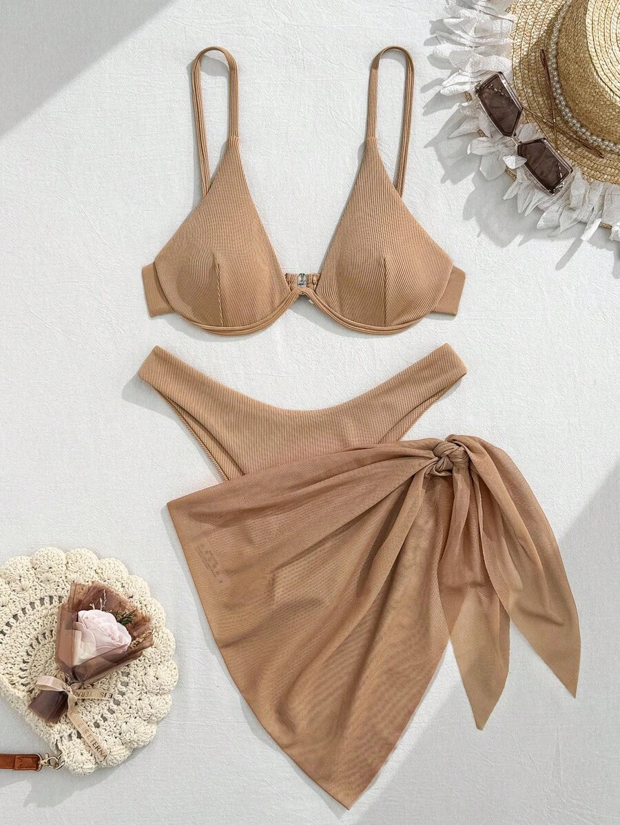 3'Lü Balenli Bikini Takımı Ve Örgü Plaj Eteği