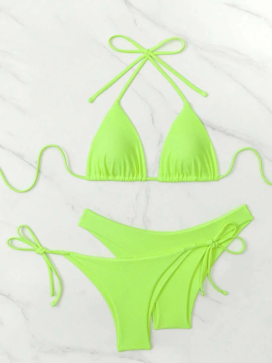 3 Parça Halter Üst + Üçgen Alt + Bağcıklı Şort Bikini Takımı