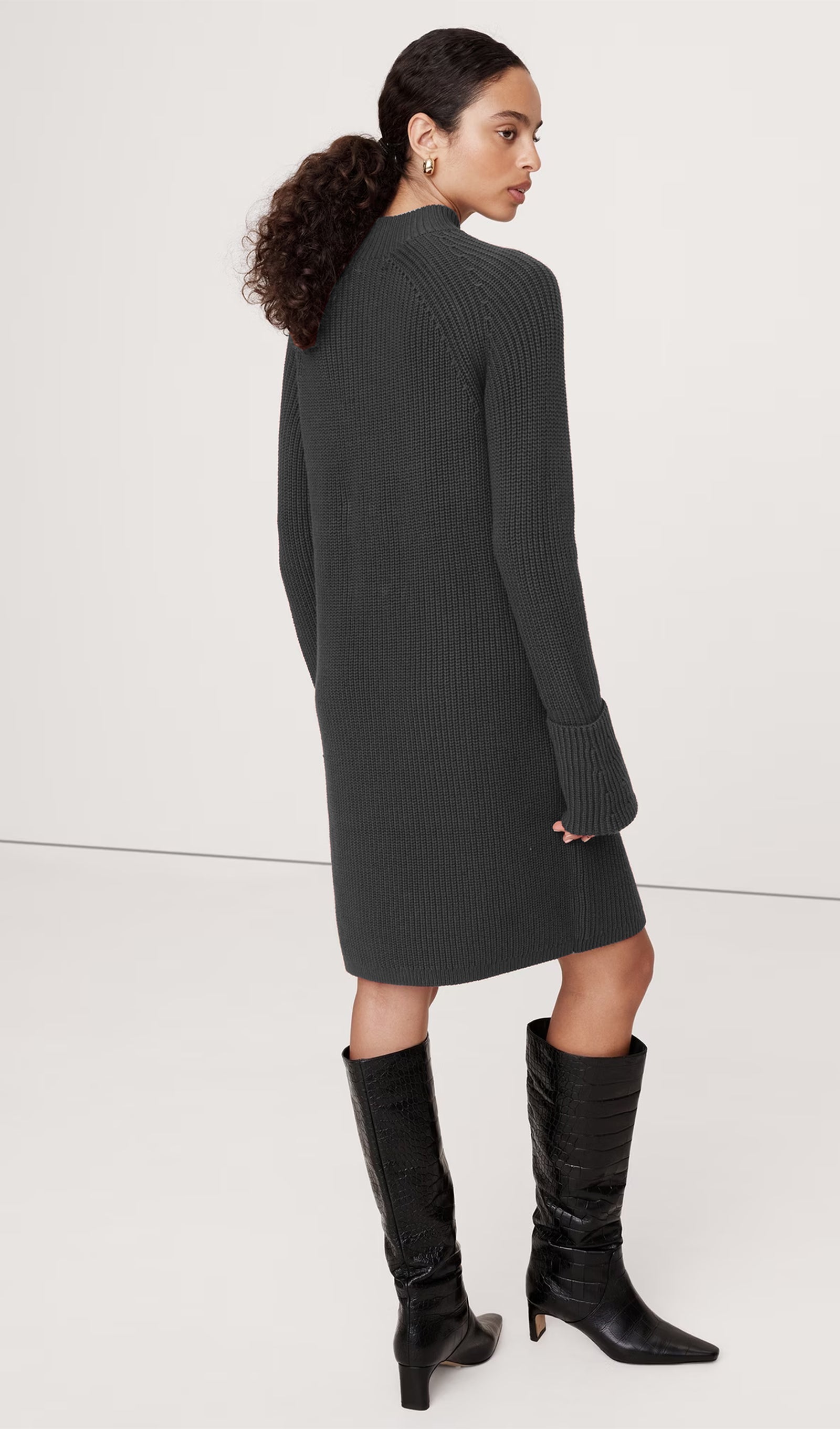 Schwarzes, einfarbiges Mini-Strickkleid aus Baumwolle und Wolle 