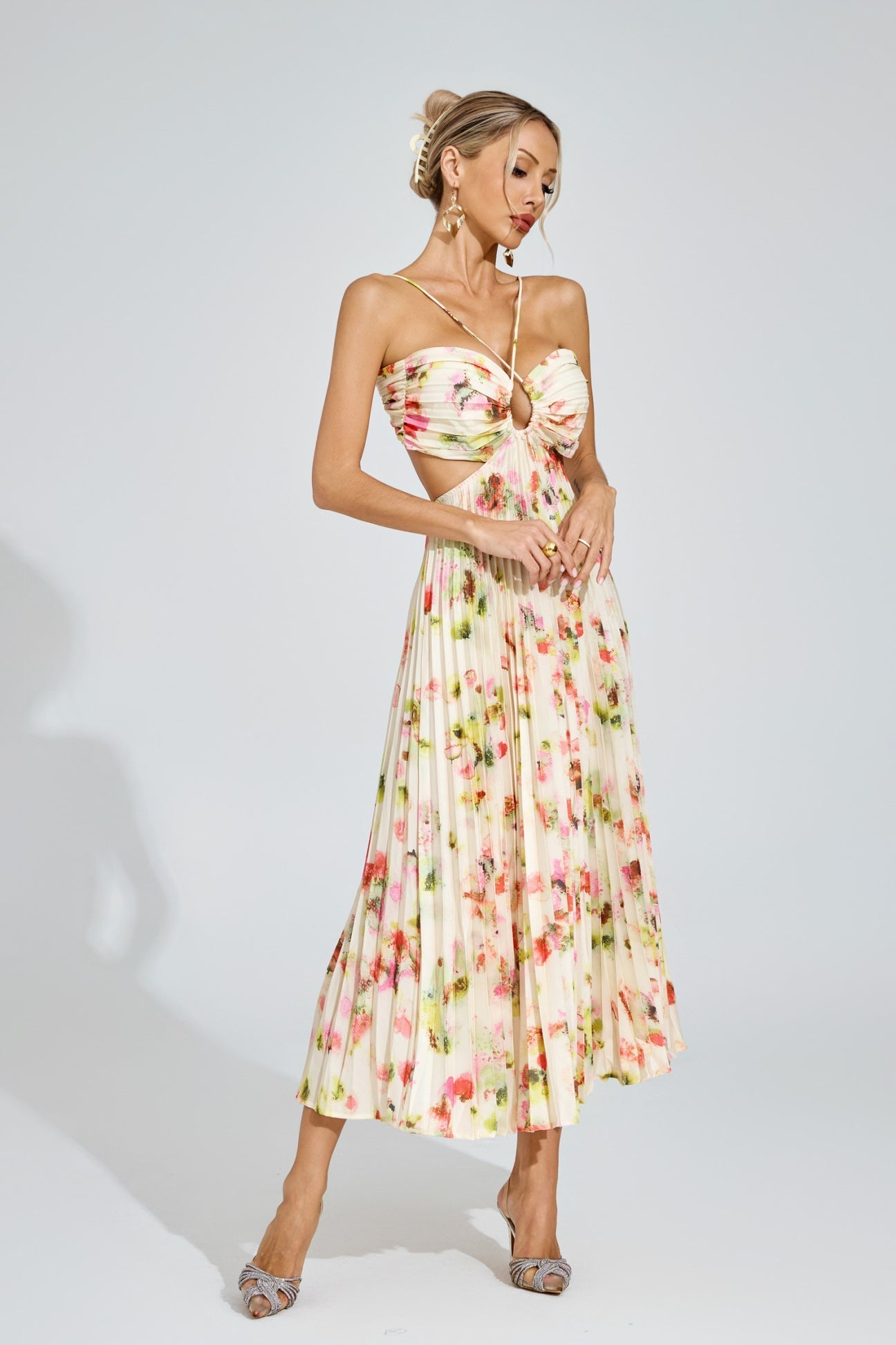 Fiorella Plissee-Midikleid mit Blumenmuster 