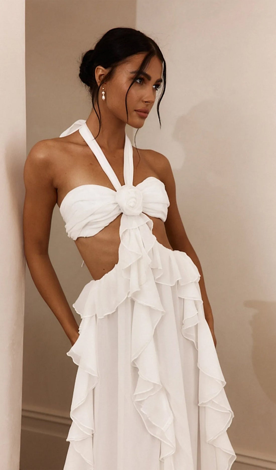 Neckholder-Maxikleid mit Rüschen 