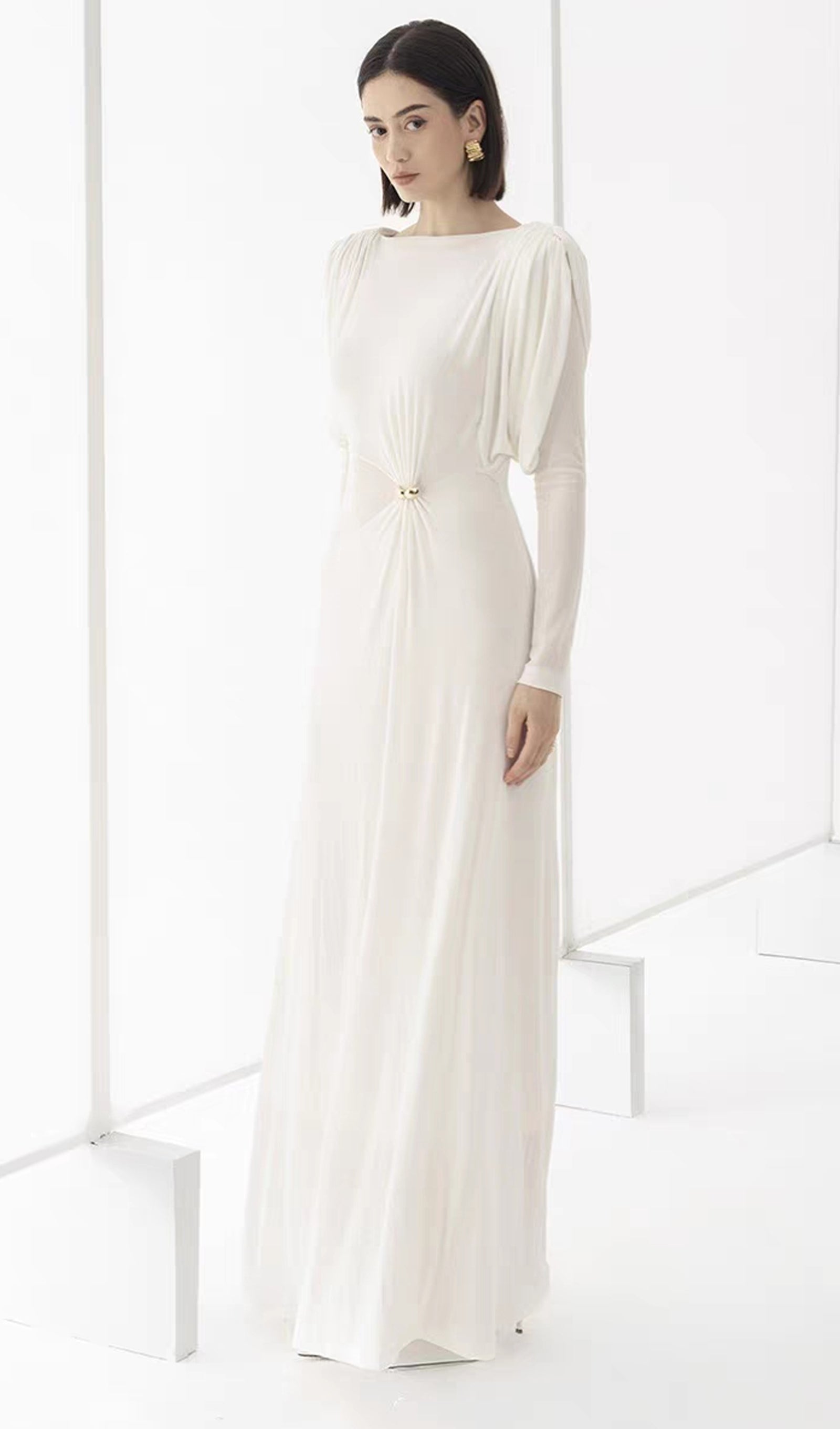Maxikleid mit metallischen Verzierungen 