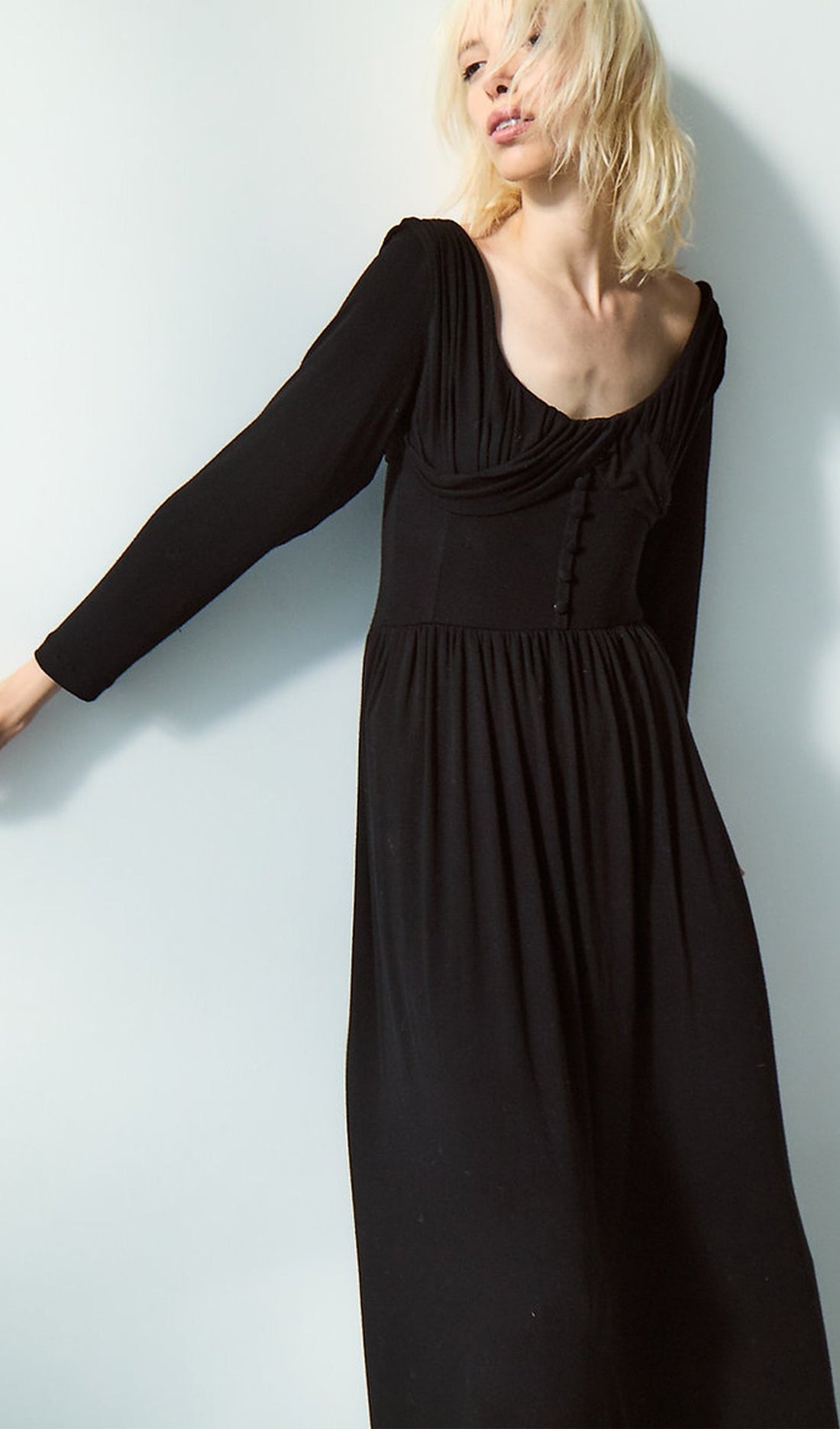 Maxikleid aus Angora-Mischgewebe mit Rüschen 