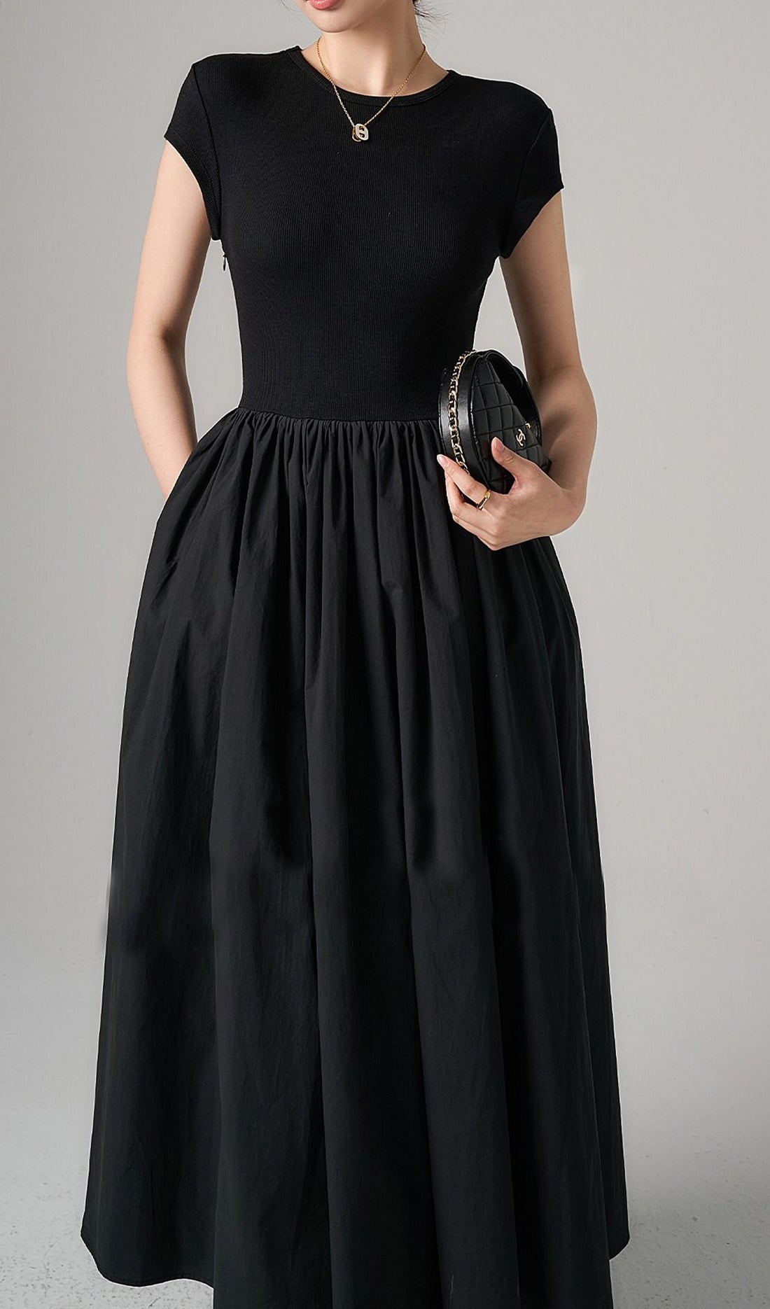 Black Slim Fit Midi Dress 