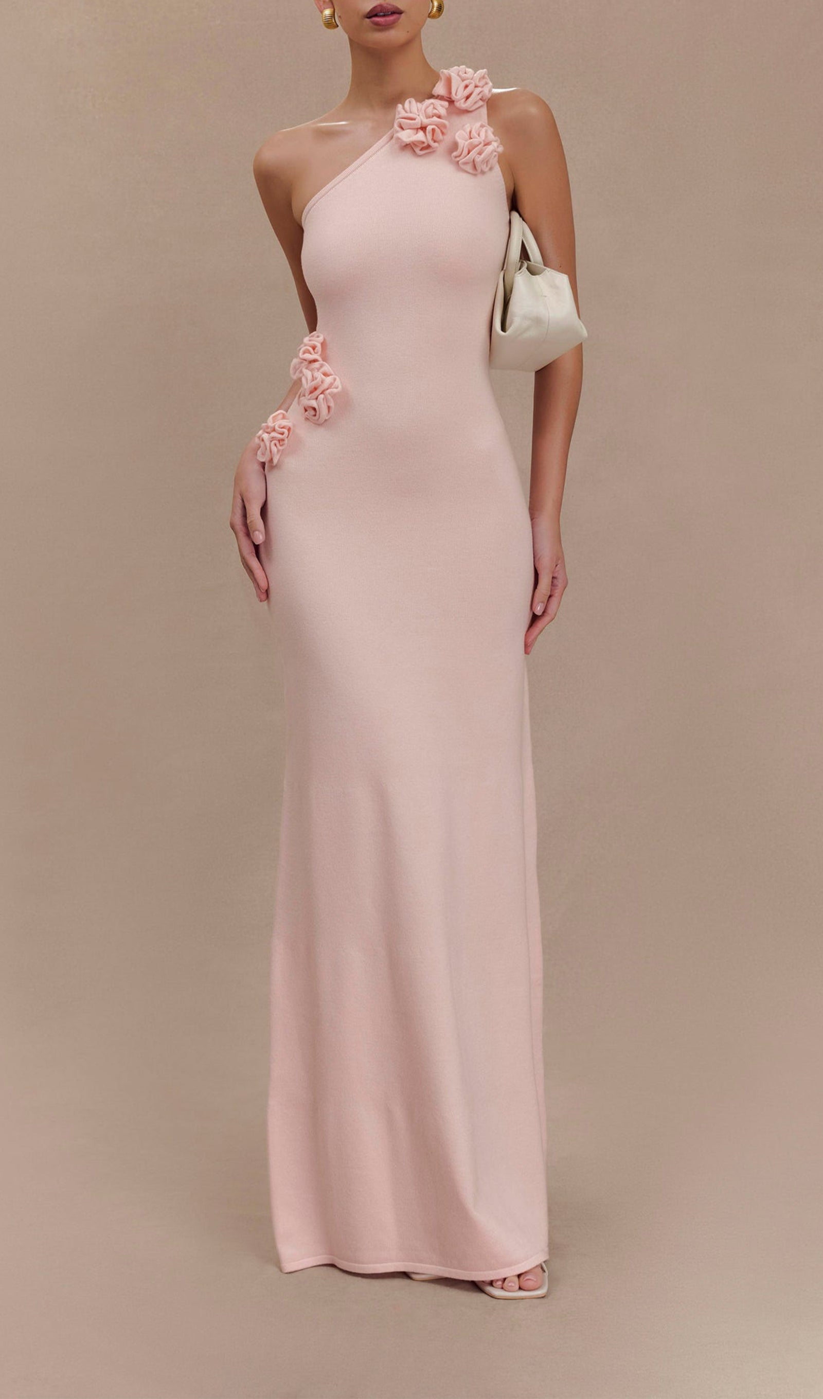 Maxikleid aus geblümtem Strick mit einer Schulter – Babyrosa 