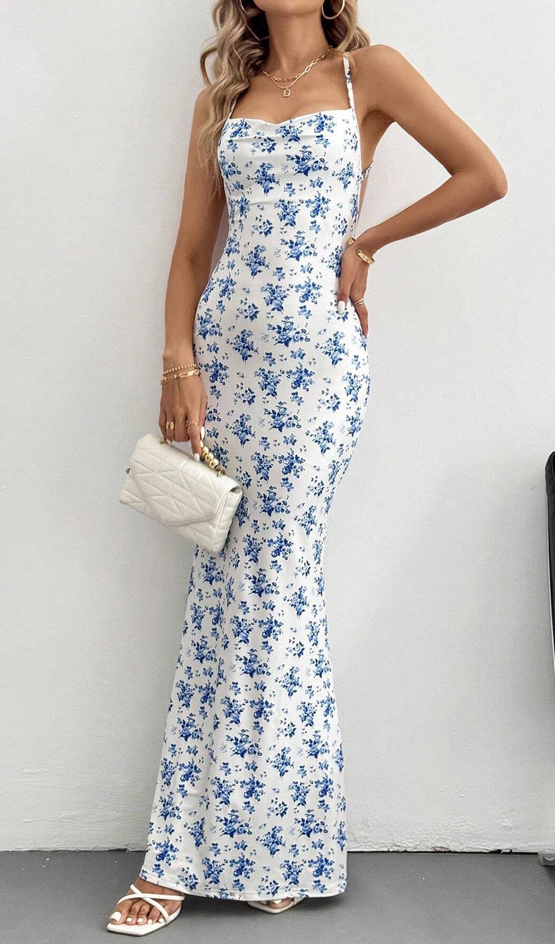 Geblümtes rückenfreies Maxikleid 