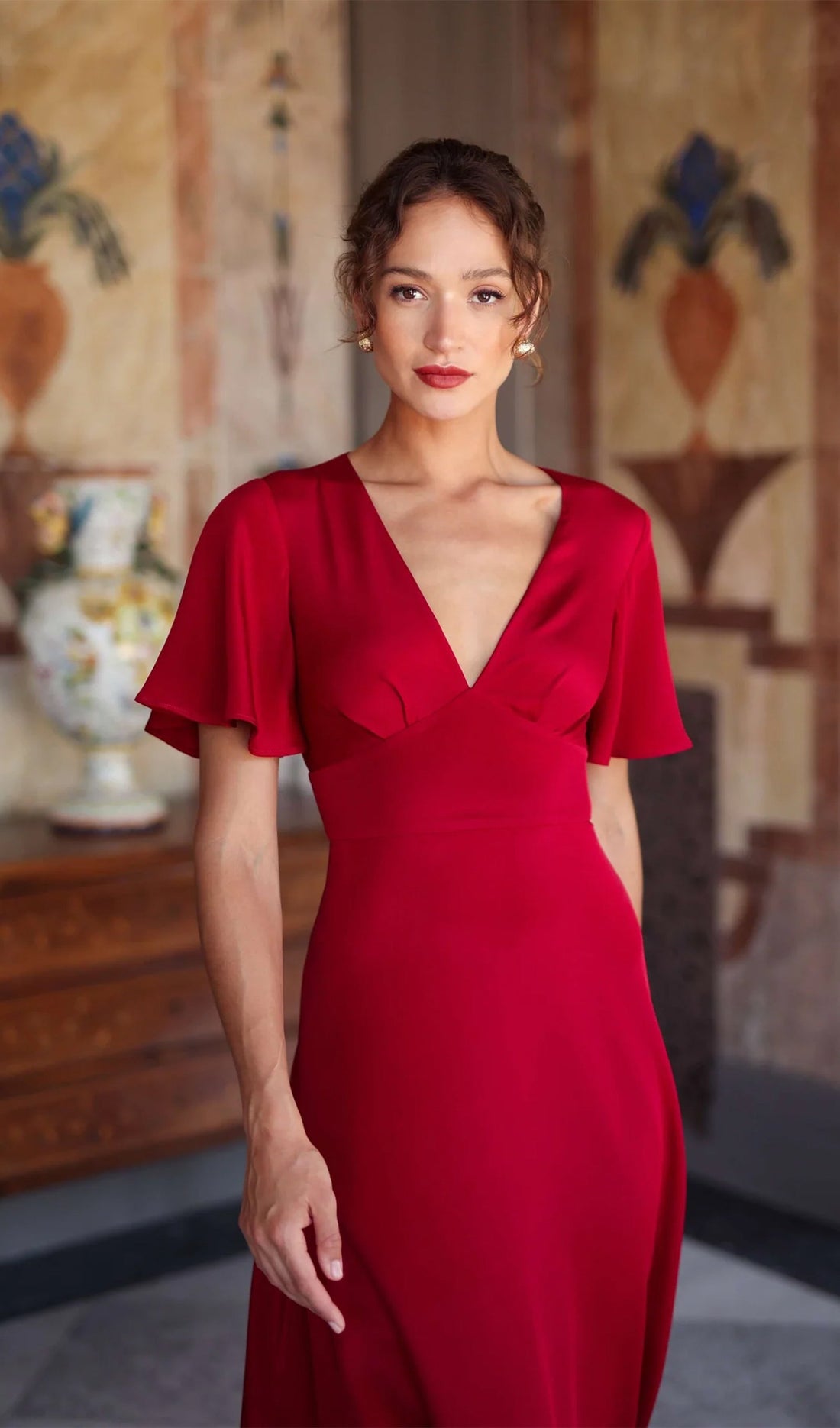 Abendkleid in Midi-Länge mit V-Ausschnitt – Rot 