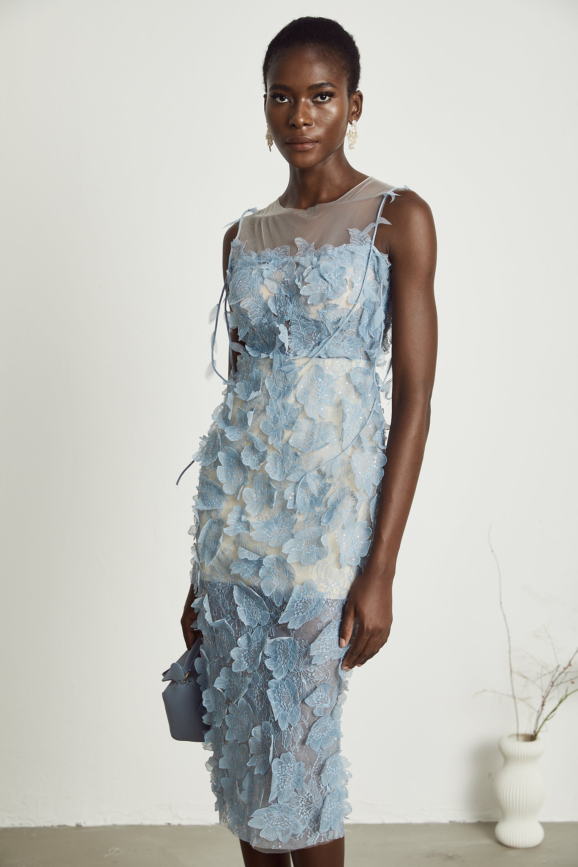 Olessia Midikleid aus floraler Spitze