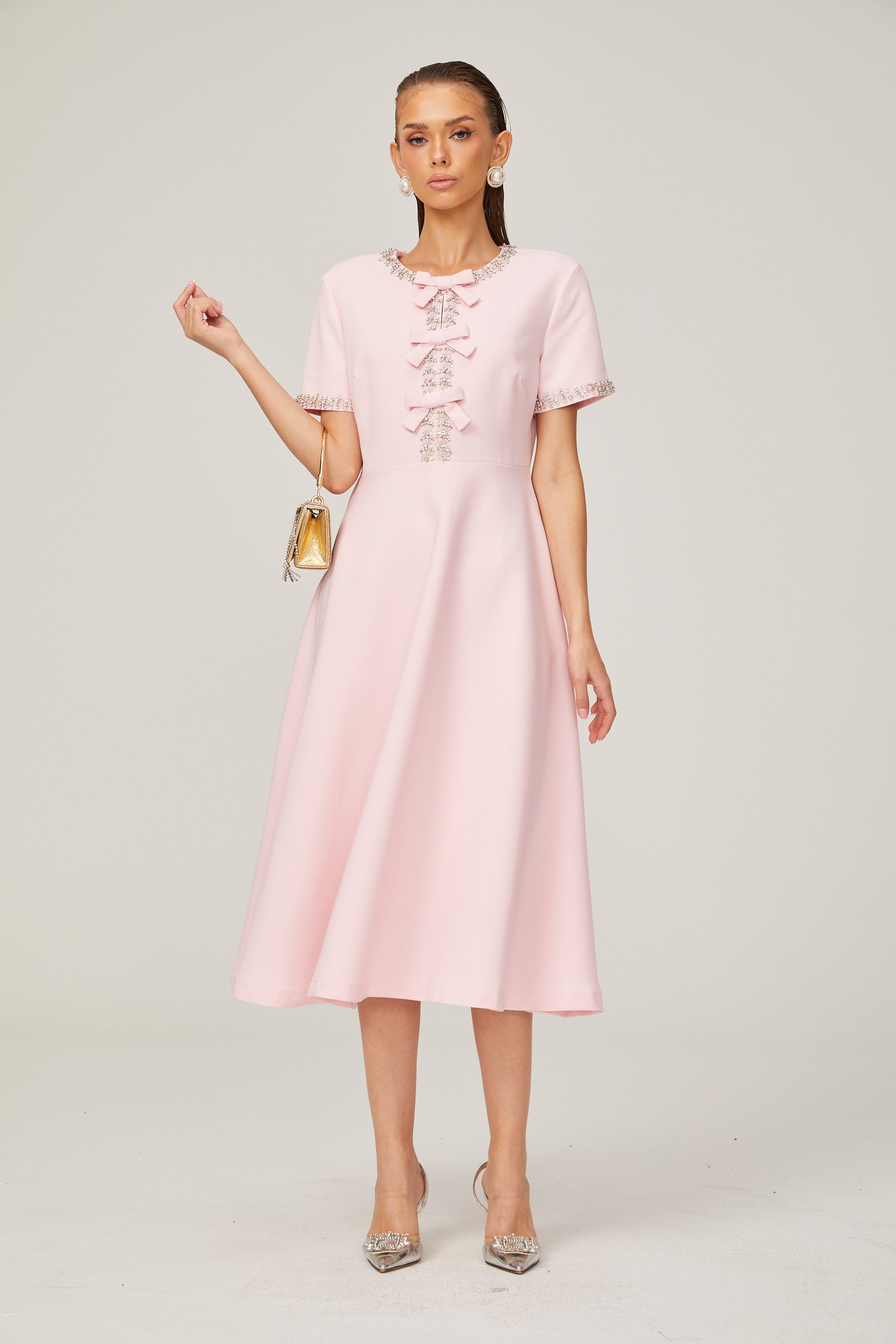 Esther Schleifenkleid mit kurzen Ärmeln und Kristallbesatz