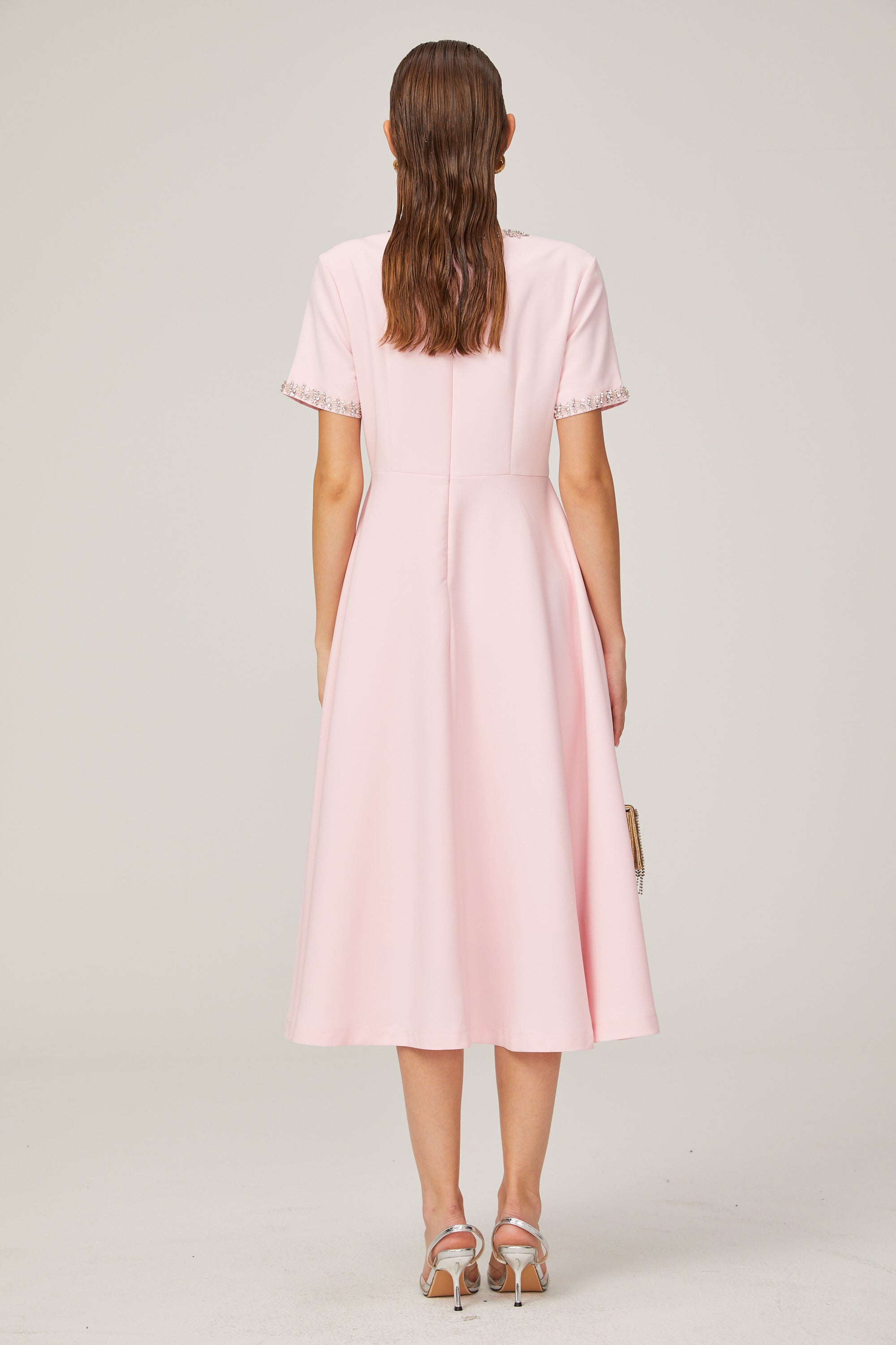 Esther Schleifenkleid mit kurzen Ärmeln und Kristallbesatz