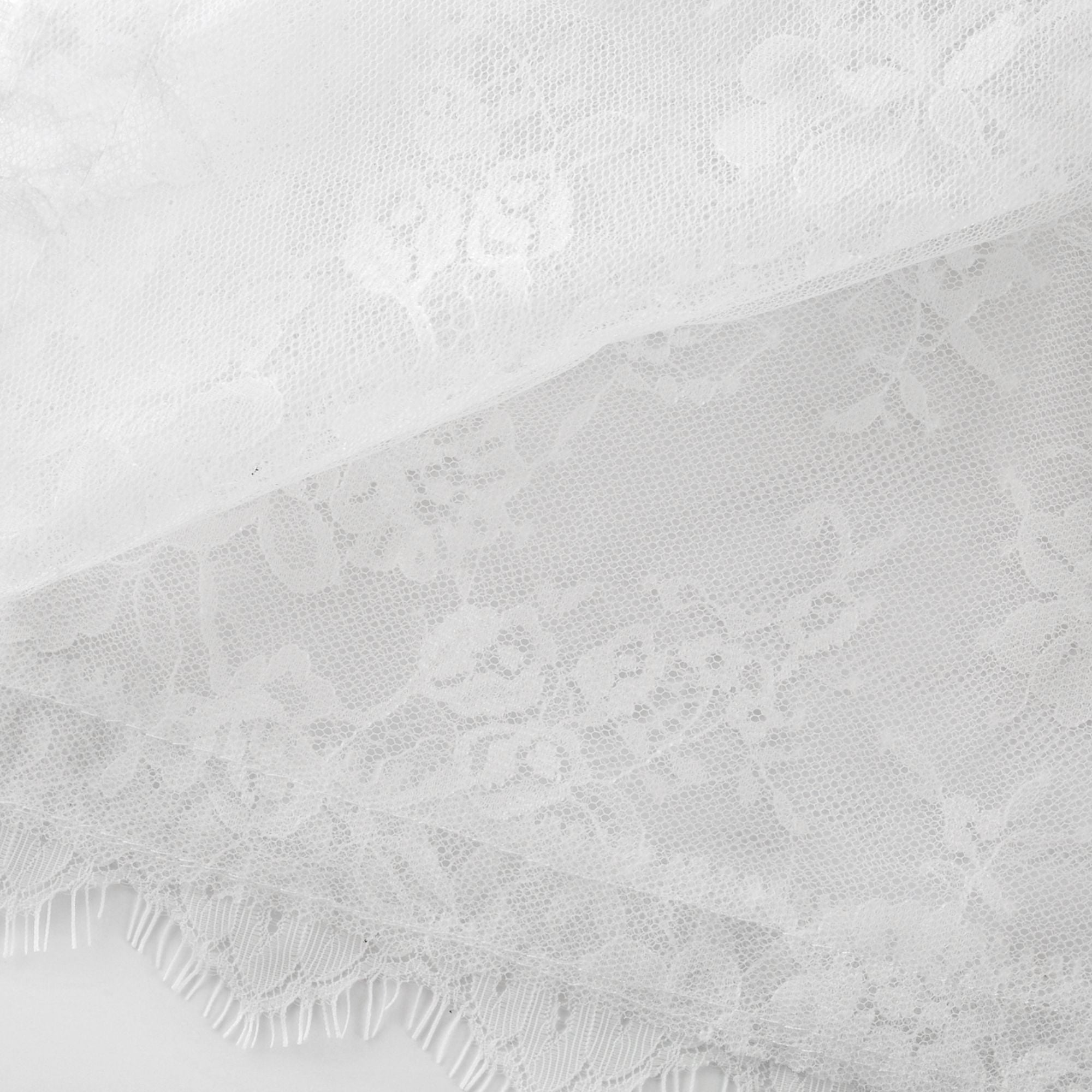 Mehrlagiges Midikleid aus weißer Spitze von Mélisande