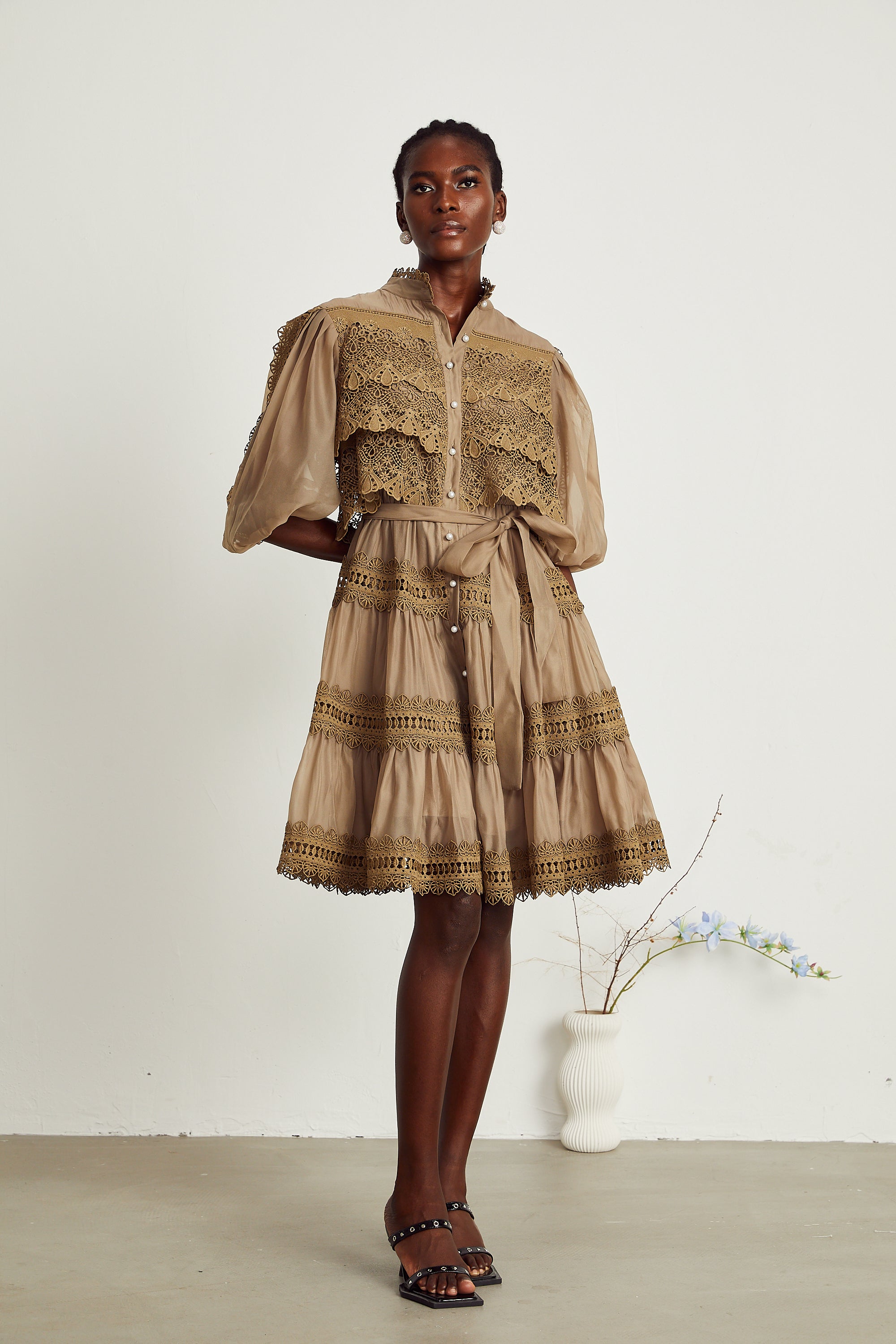 Inès Dantel Cut-Out Katmanlı Mini Elbise