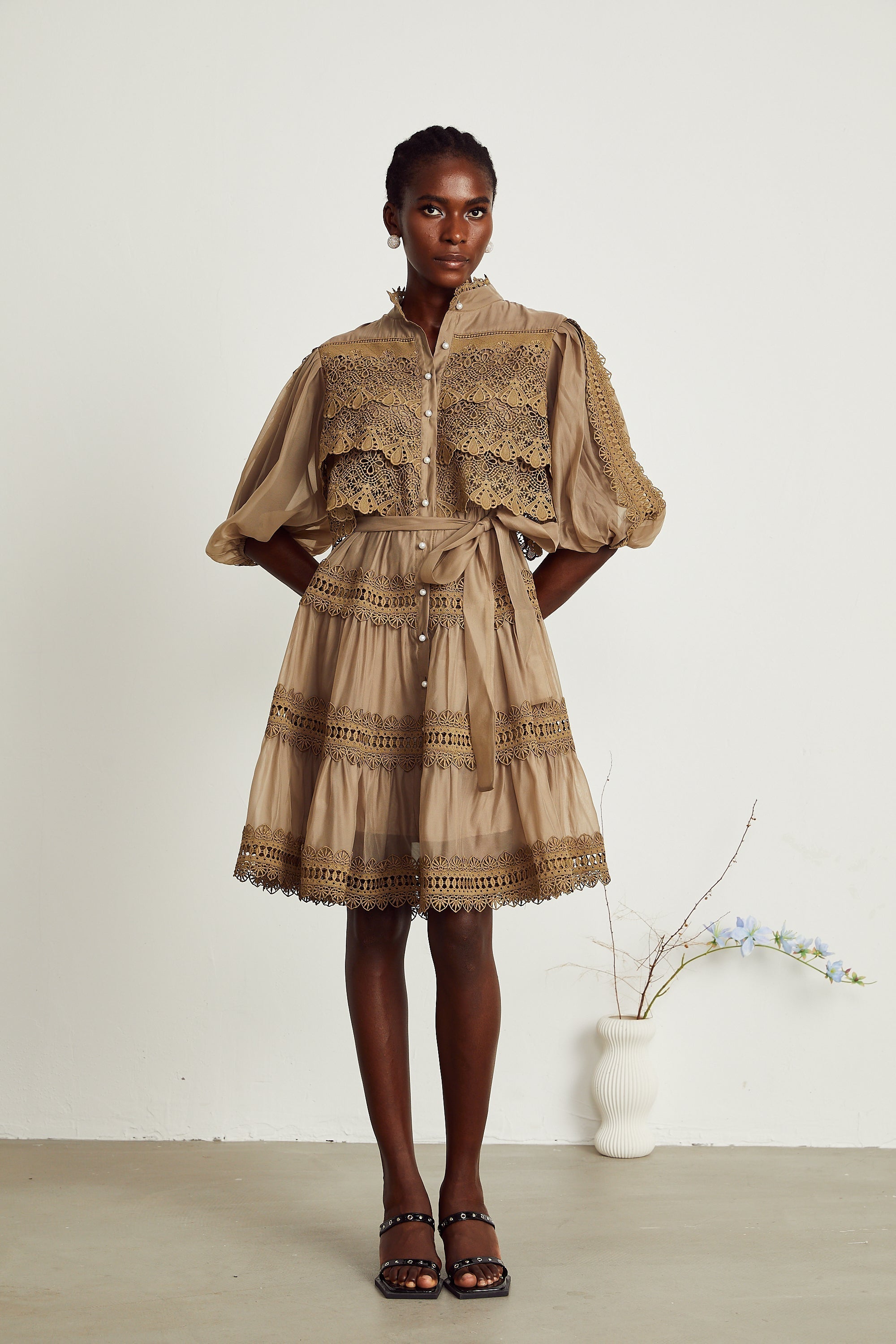 Inès Dantel Cut-Out Katmanlı Mini Elbise