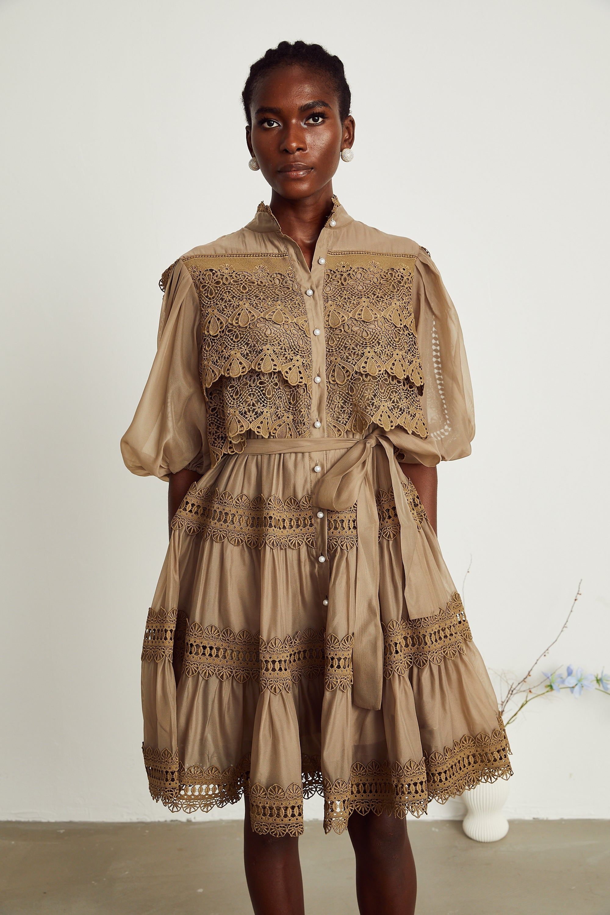 Inès Dantel Cut-Out Katmanlı Mini Elbise