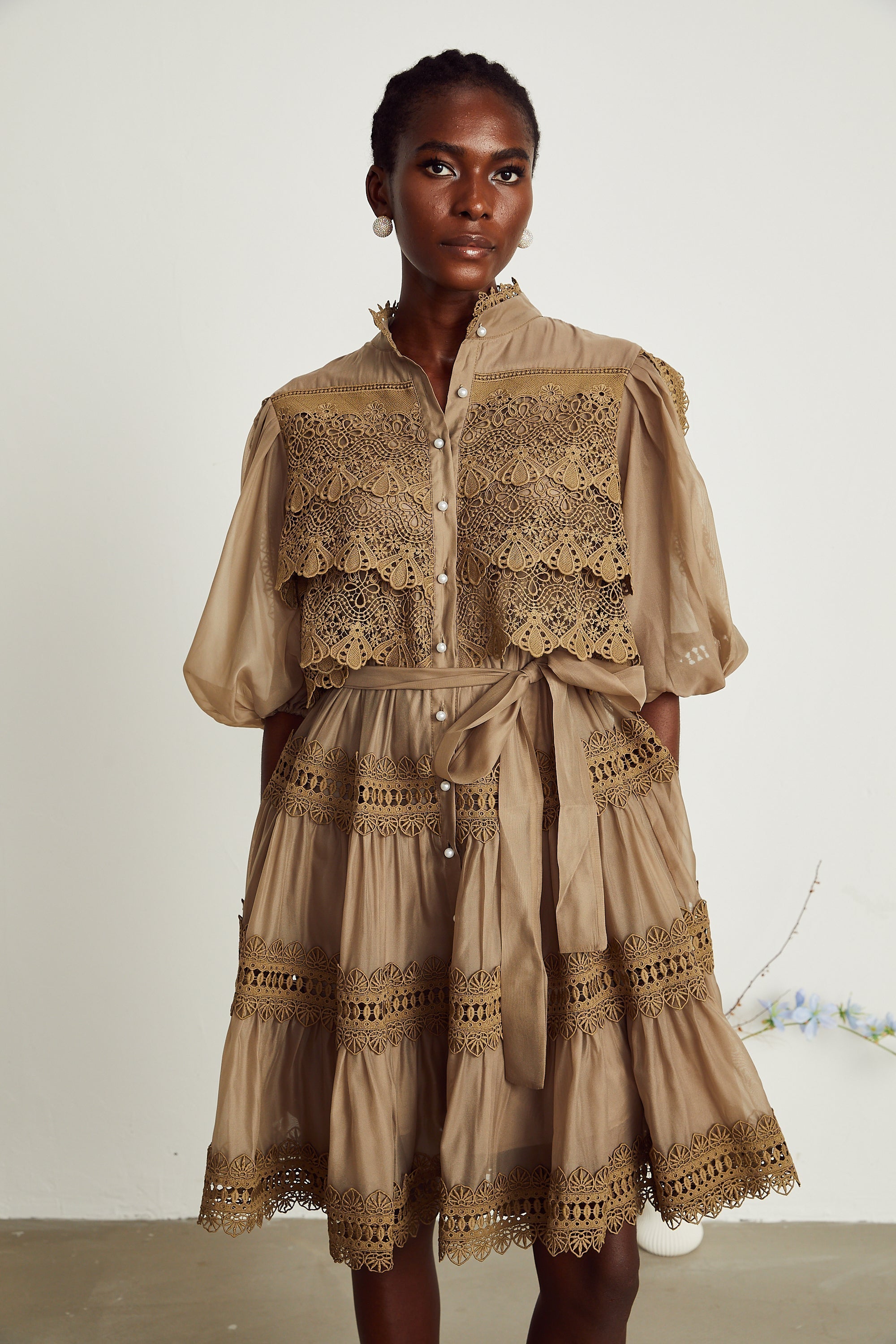 Inès Dantel Cut-Out Katmanlı Mini Elbise